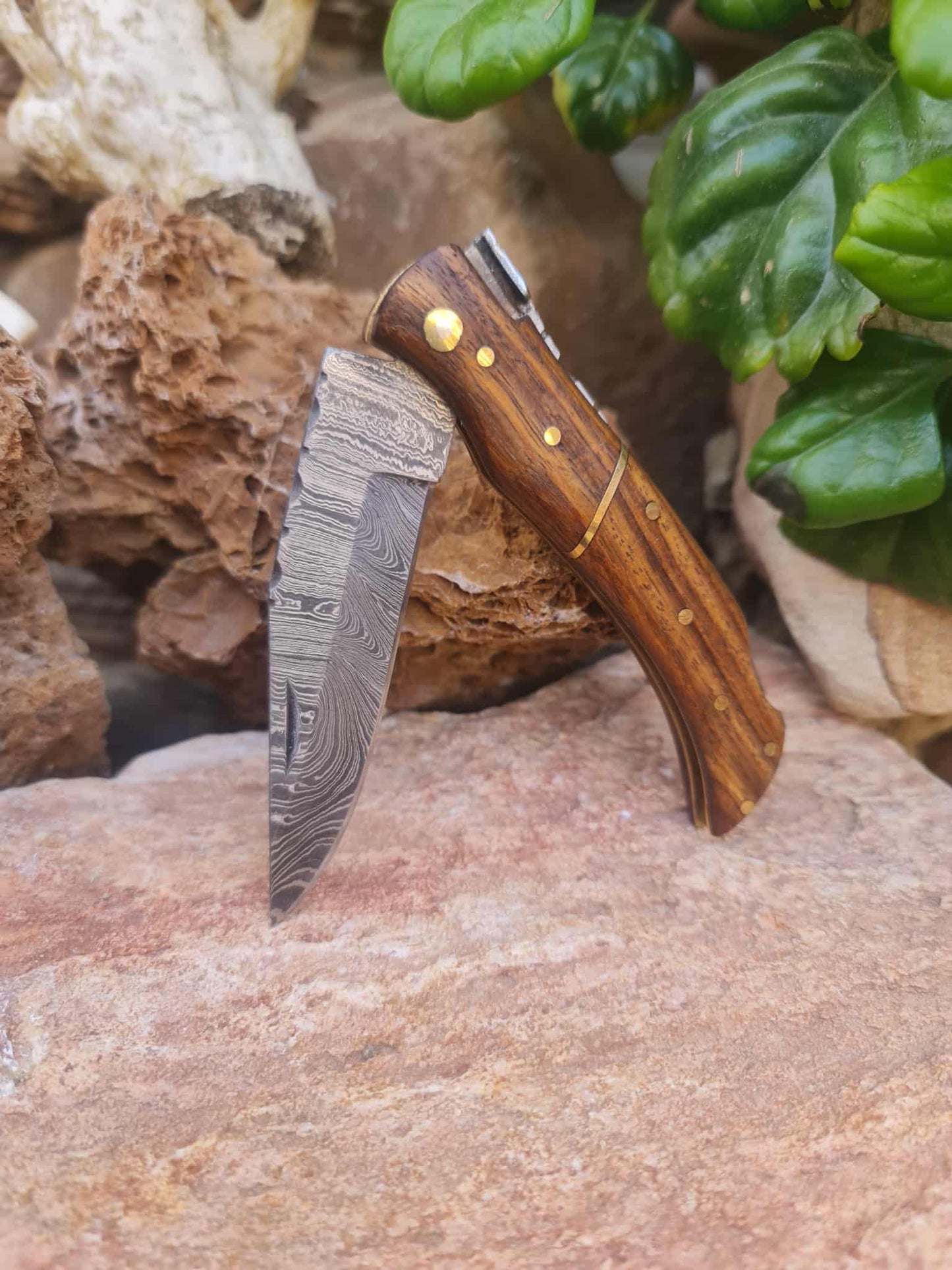 Handmade 19cm Laguiole Élite with Damascus Steel & Walnut wood