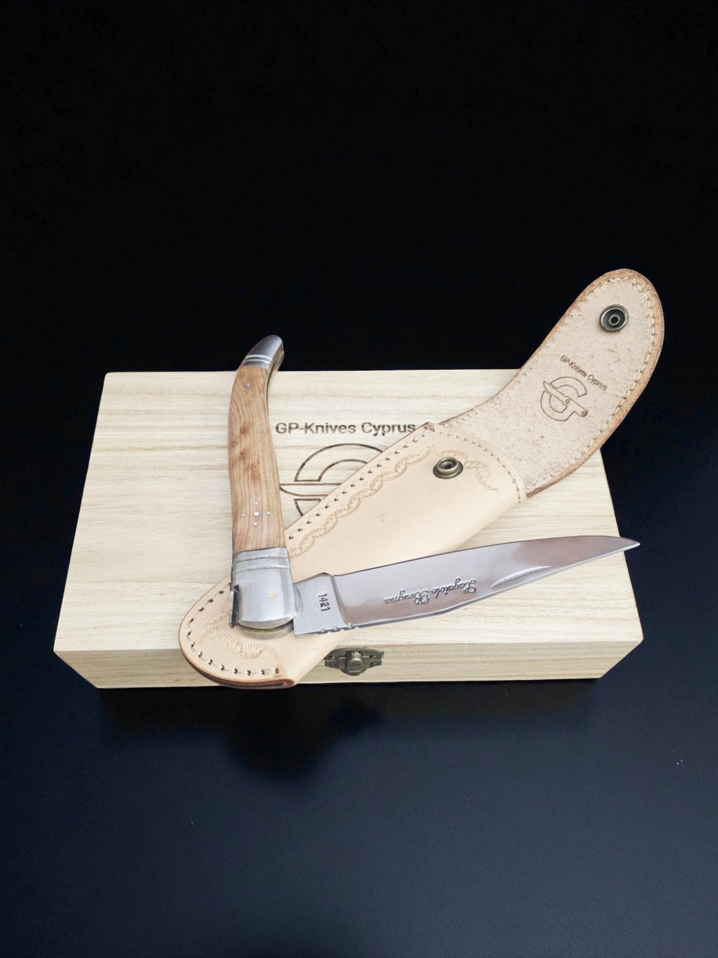 A153G – Handmade Laguiole Bougna + Leather Sheath & Wooden Gift Box