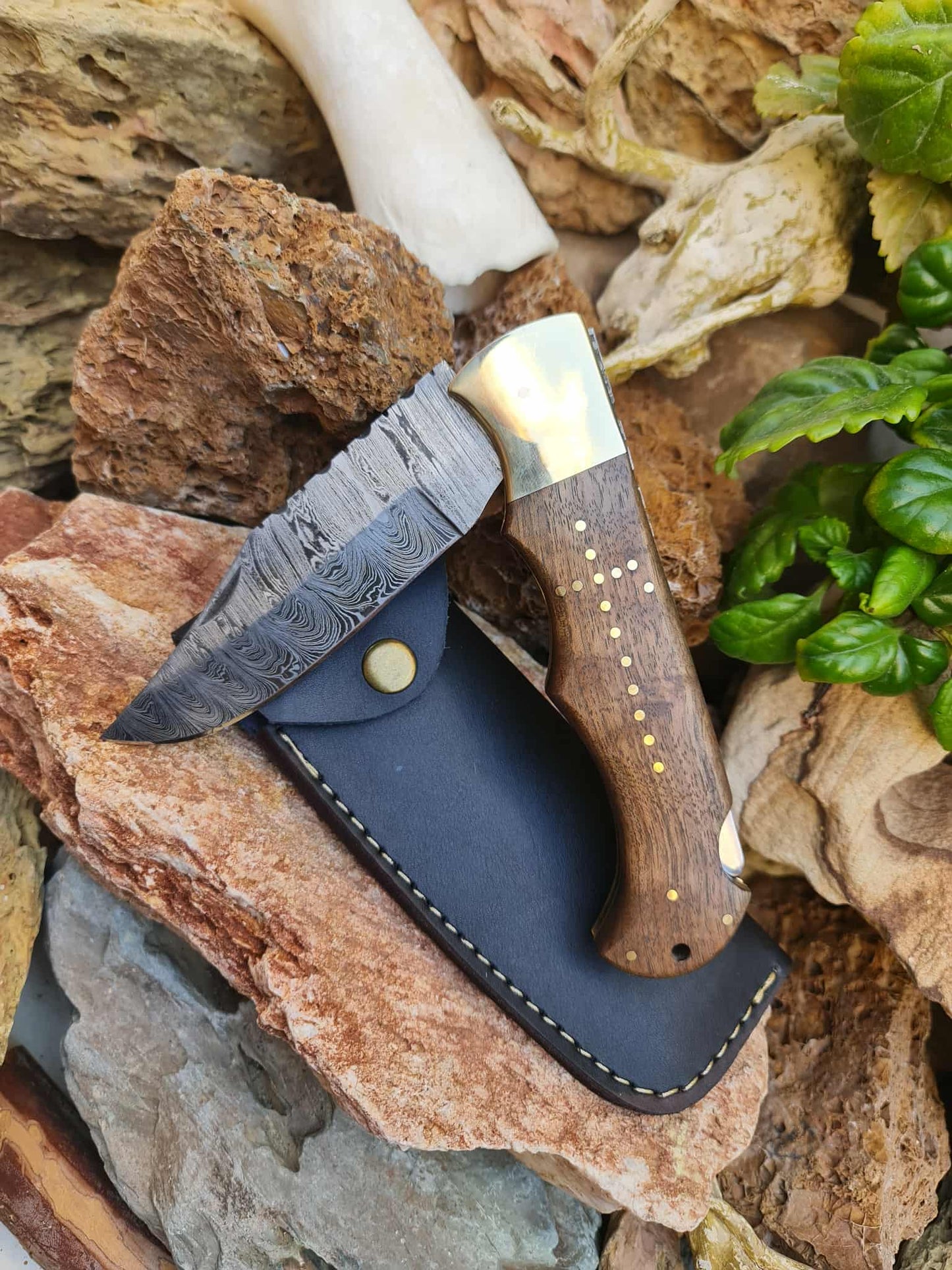 Handmade Tactical – 30cm Folding Knife with Damascus Steel - Walnut Wood & Brass