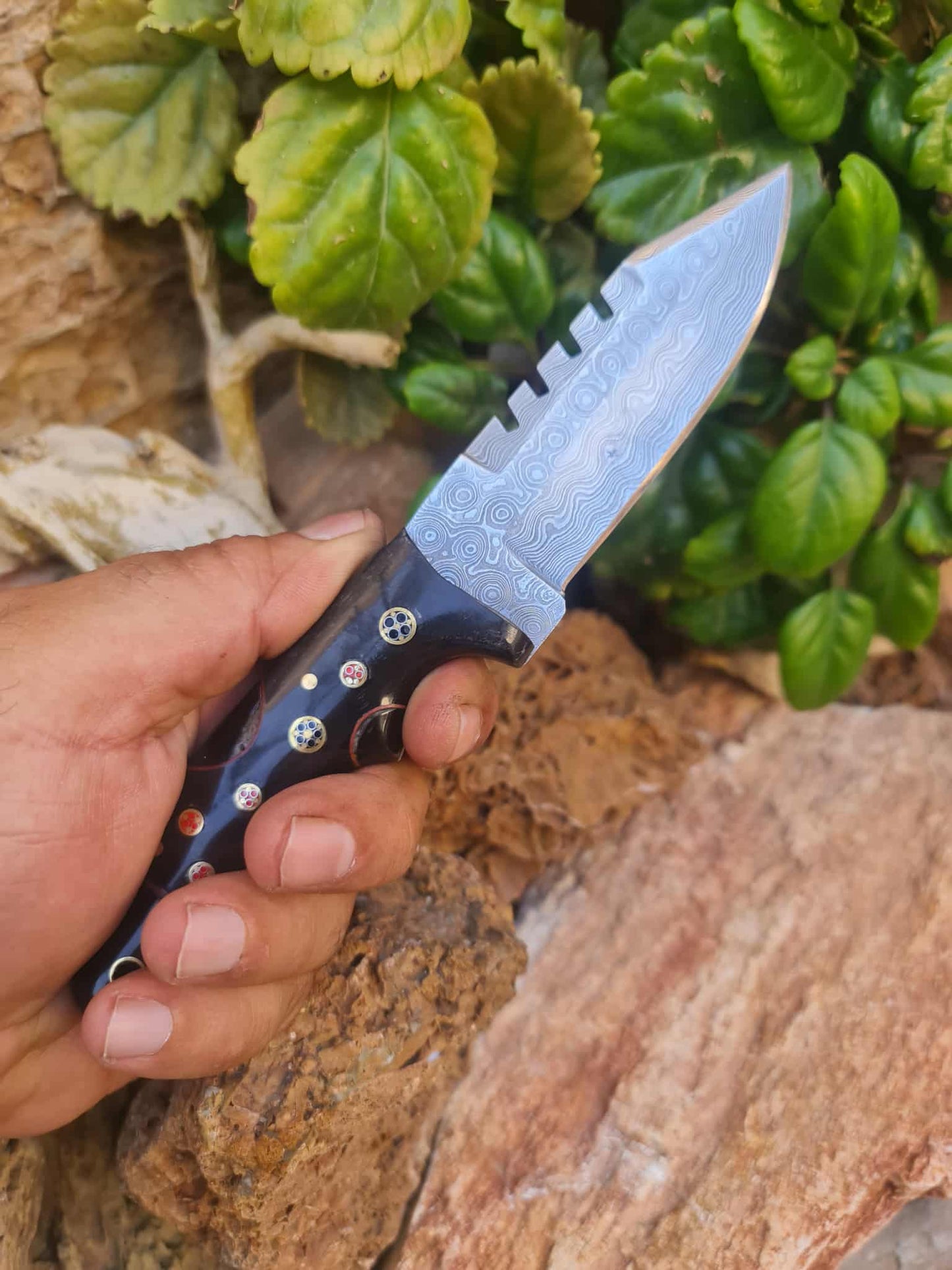 Handmade 21cm Hunting Knife with Raindrop Damascus Steel & Buffalo Horn