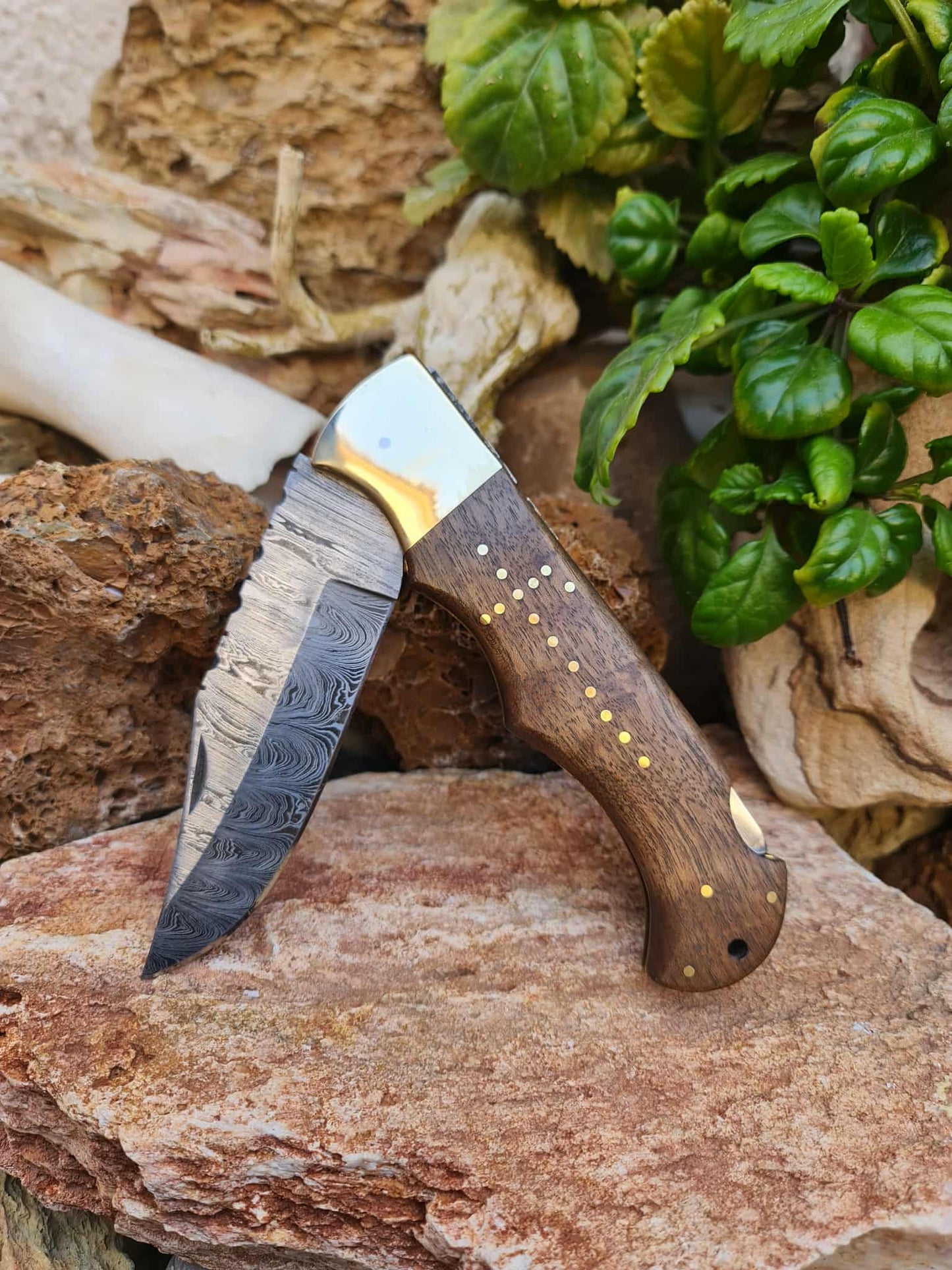 Handmade Tactical – 30cm Folding Knife with Damascus Steel - Walnut Wood & Brass