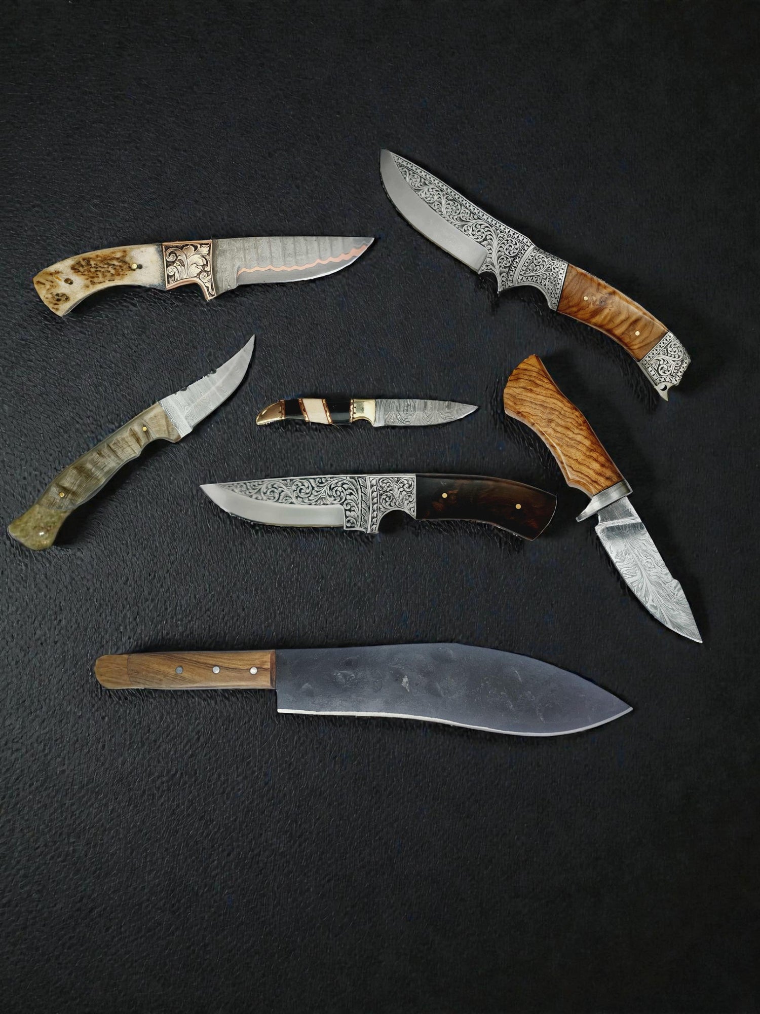 Κυνηγετικά Μαχαίρια Σταθερής Λάμας – Ισχύς, Αξιοπιστία & Χειροποίητη Τέχνη