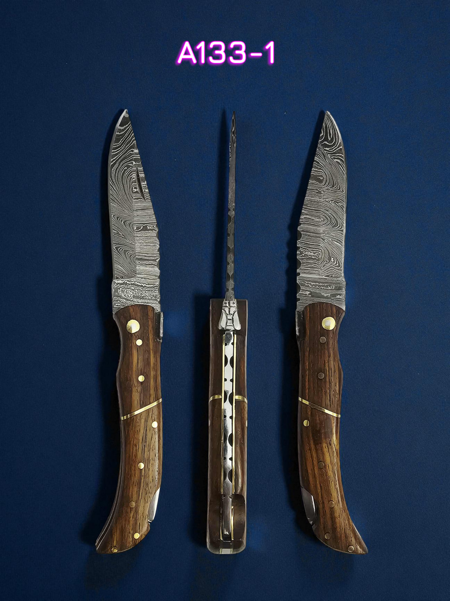 A133 Handmade Laguiole Élite - Damascus Steel & Walnut Wood