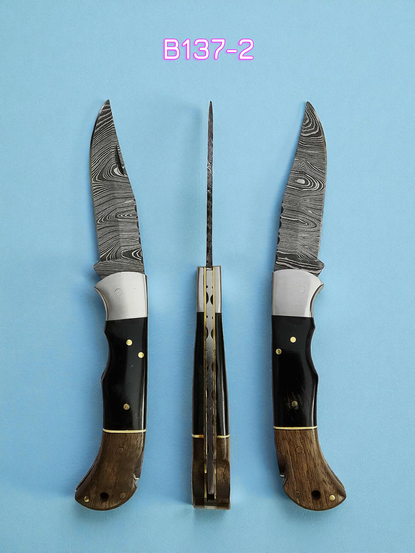 B137 Handmade Pocket Knife – Damascus Steel - Walnut Wood & Buffalo Horn