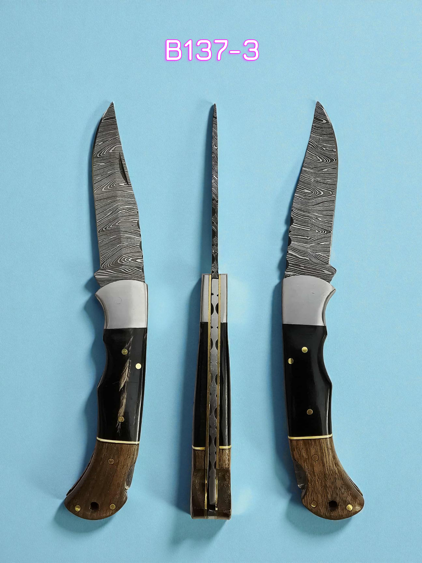 B137 Handmade Pocket Knife – Damascus Steel - Walnut Wood & Buffalo Horn