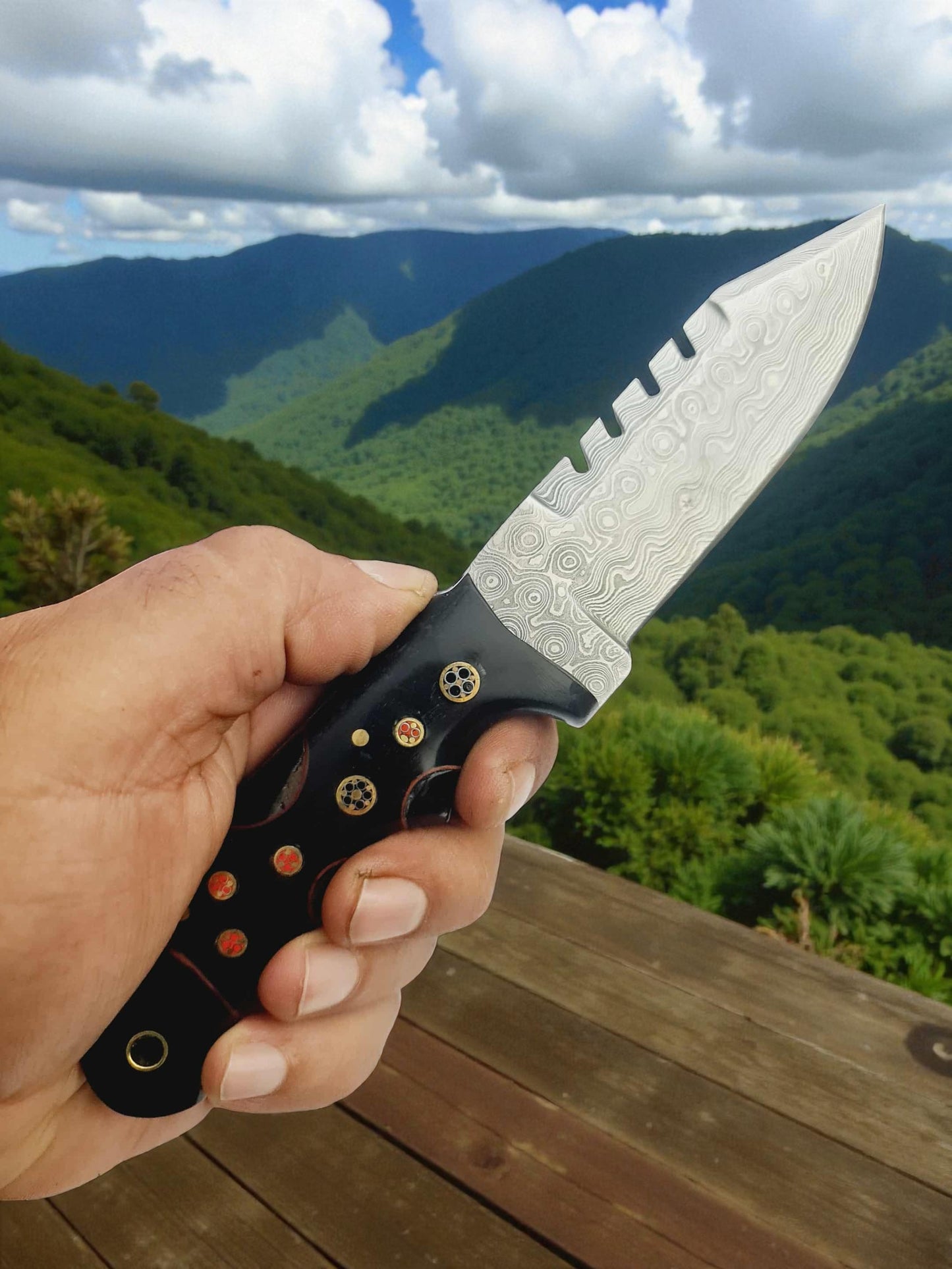 H115 Handmade Hunting Knife - Raindrop Damascus Steel & Buffalo Horn