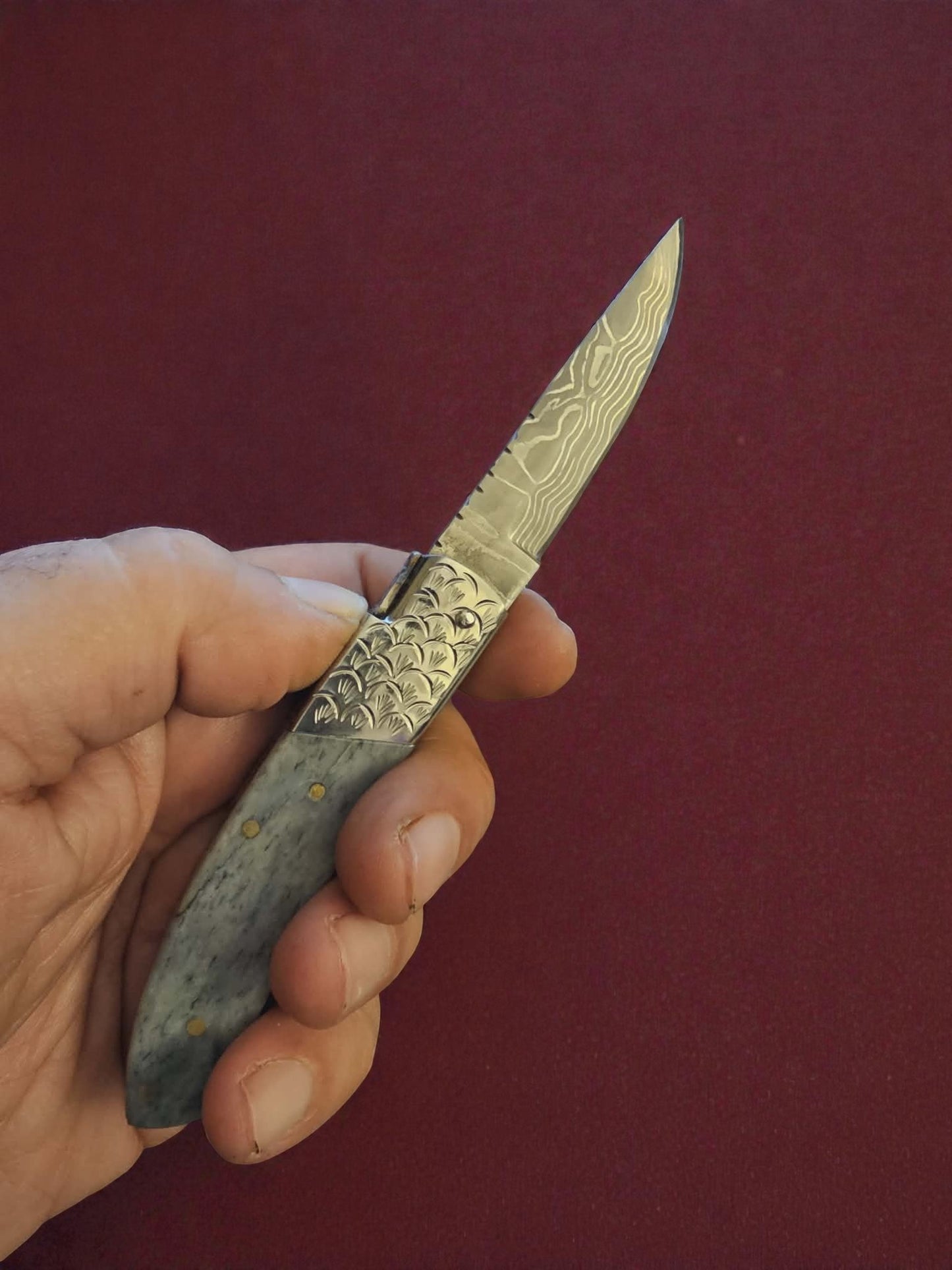 F062 - Χειροποίητο Laguiole de Poche από Δαμασκηνό ατσάλι νέας γενιάς (ανοξείδωτο) & Κόκκαλο καμήλας με σταθεροποίηση ρητίνης (μπλε)