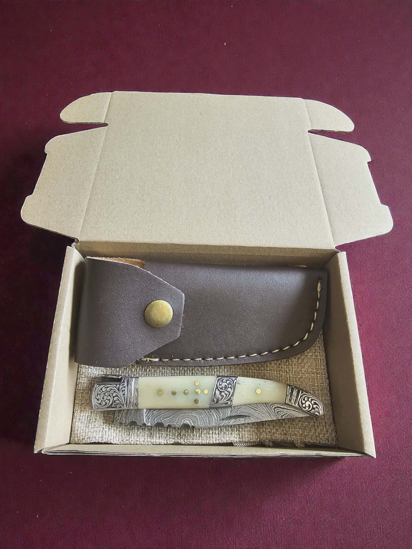 F036 - Χειροποίητο Laguiole Art Edition από Δαμασκηνό ατσάλι & Κόκκαλο καμήλας