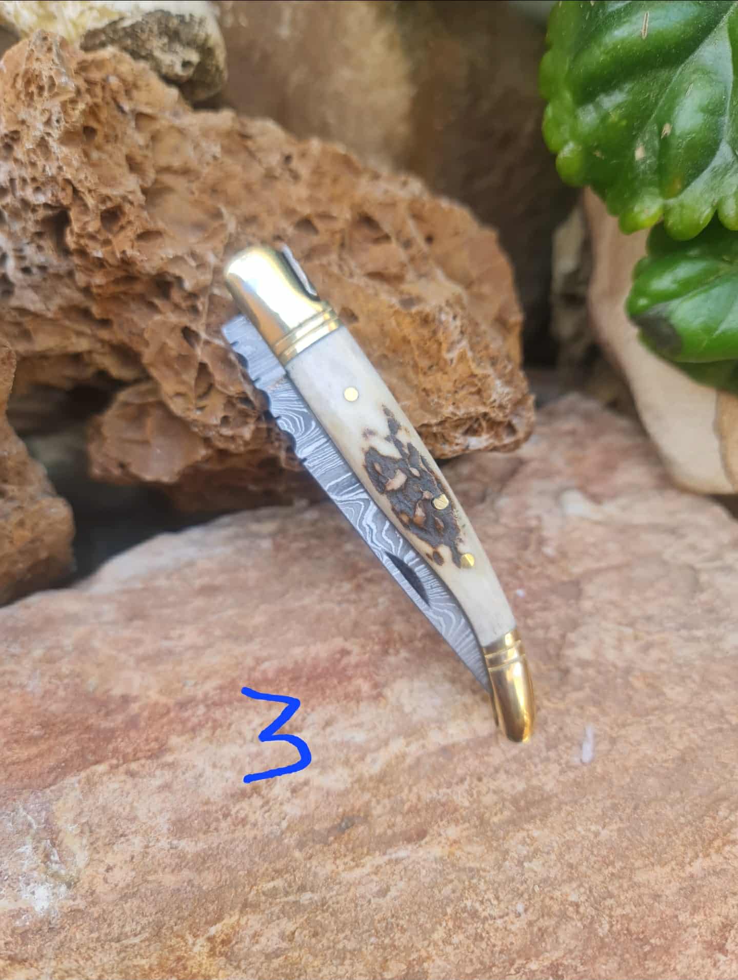 Handmade 19cm Laguiole Classique with Damascus Steel - Red Deer antler & Brass