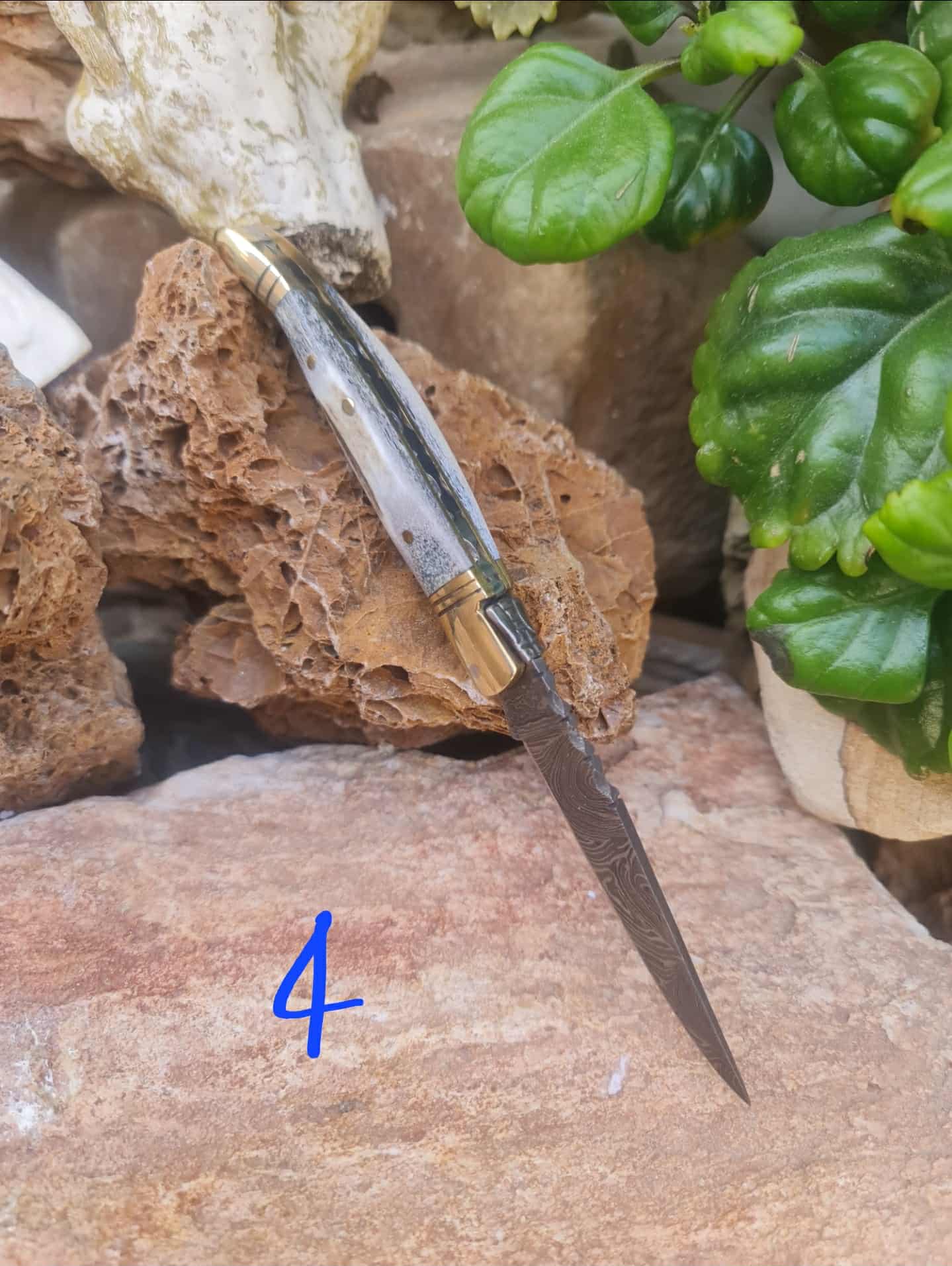 Handmade 19cm Laguiole Classique with Damascus Steel - Red Deer antler & Brass