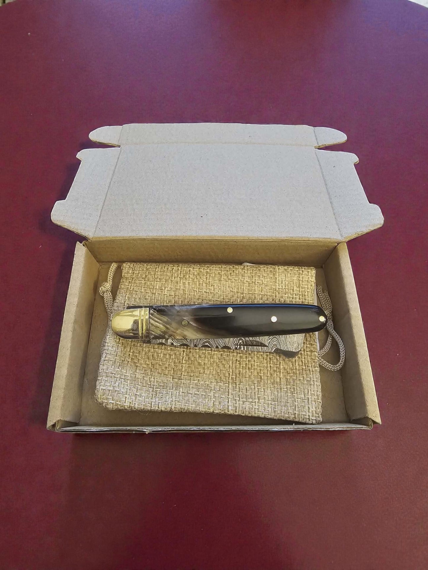 F004 - Χειροποίητο Sheepsfoot από Δαμασκηνό Ατσάλι & κέρατο βουβαλιού με φυσικές αντιθέσεις