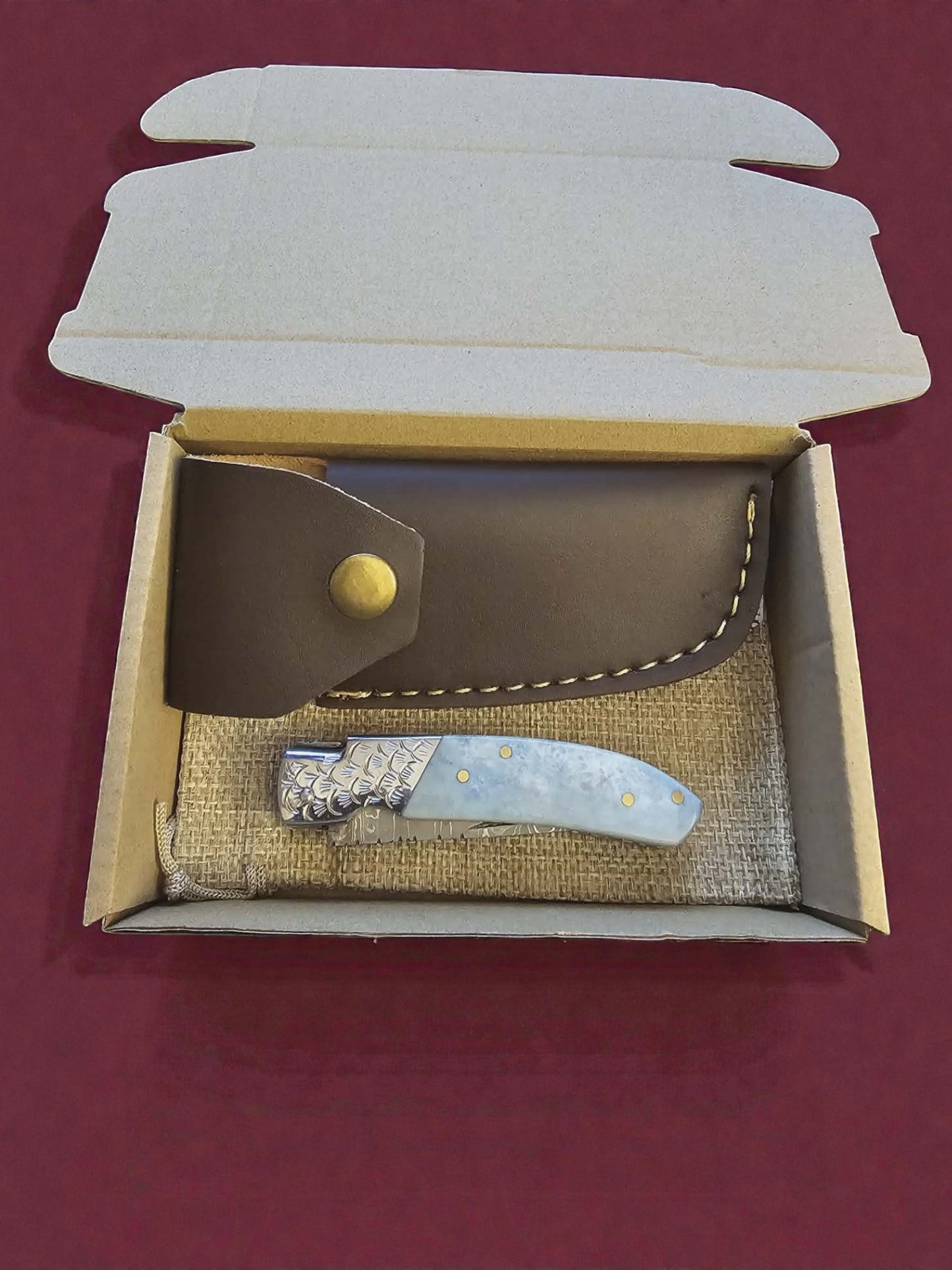 F062 - Χειροποίητο Laguiole de Poche από Δαμασκηνό ατσάλι νέας γενιάς (ανοξείδωτο) & Κόκκαλο καμήλας με σταθεροποίηση ρητίνης (μπλε)