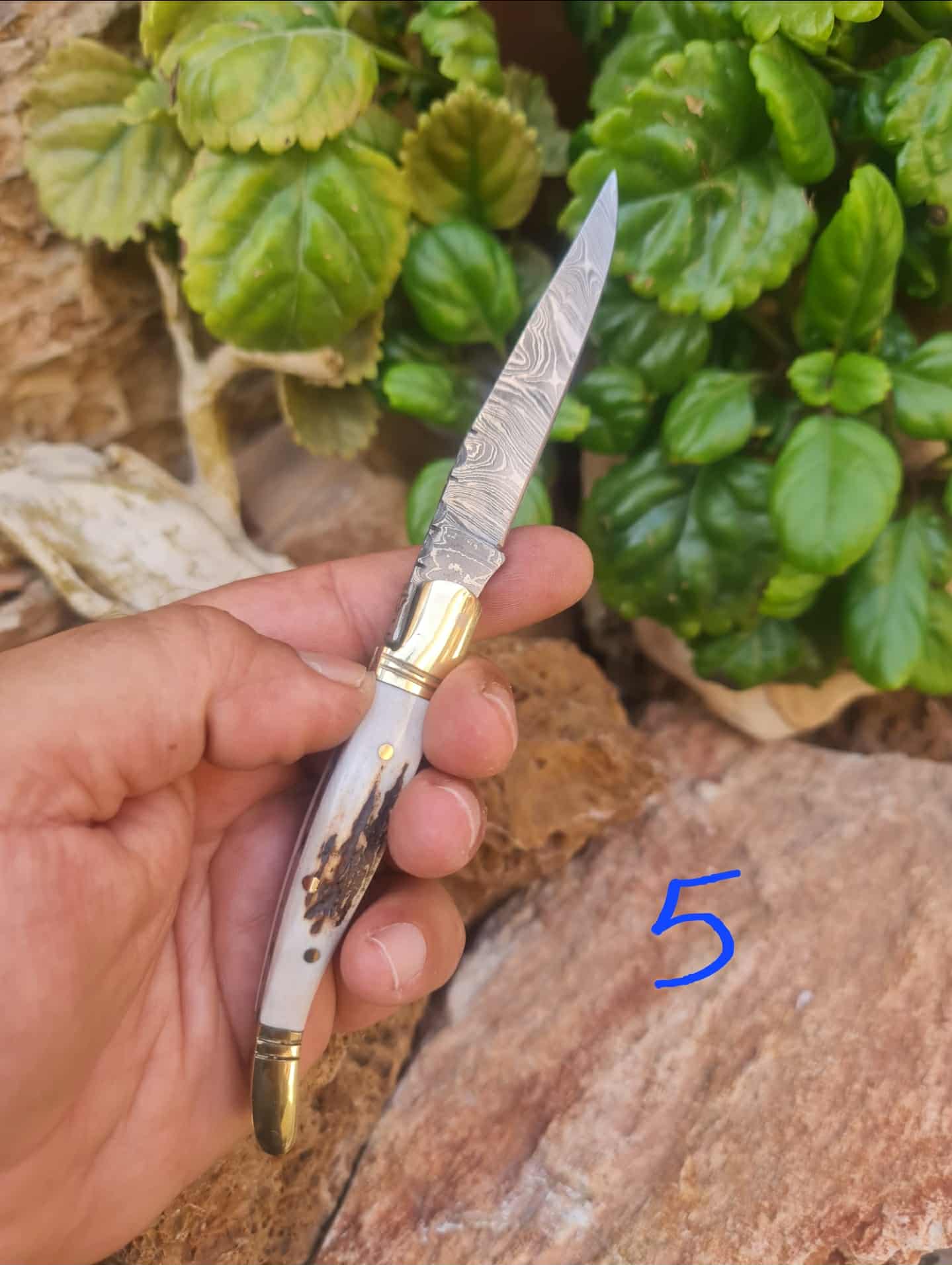Handmade 19cm Laguiole Classique with Damascus Steel - Red Deer antler & Brass