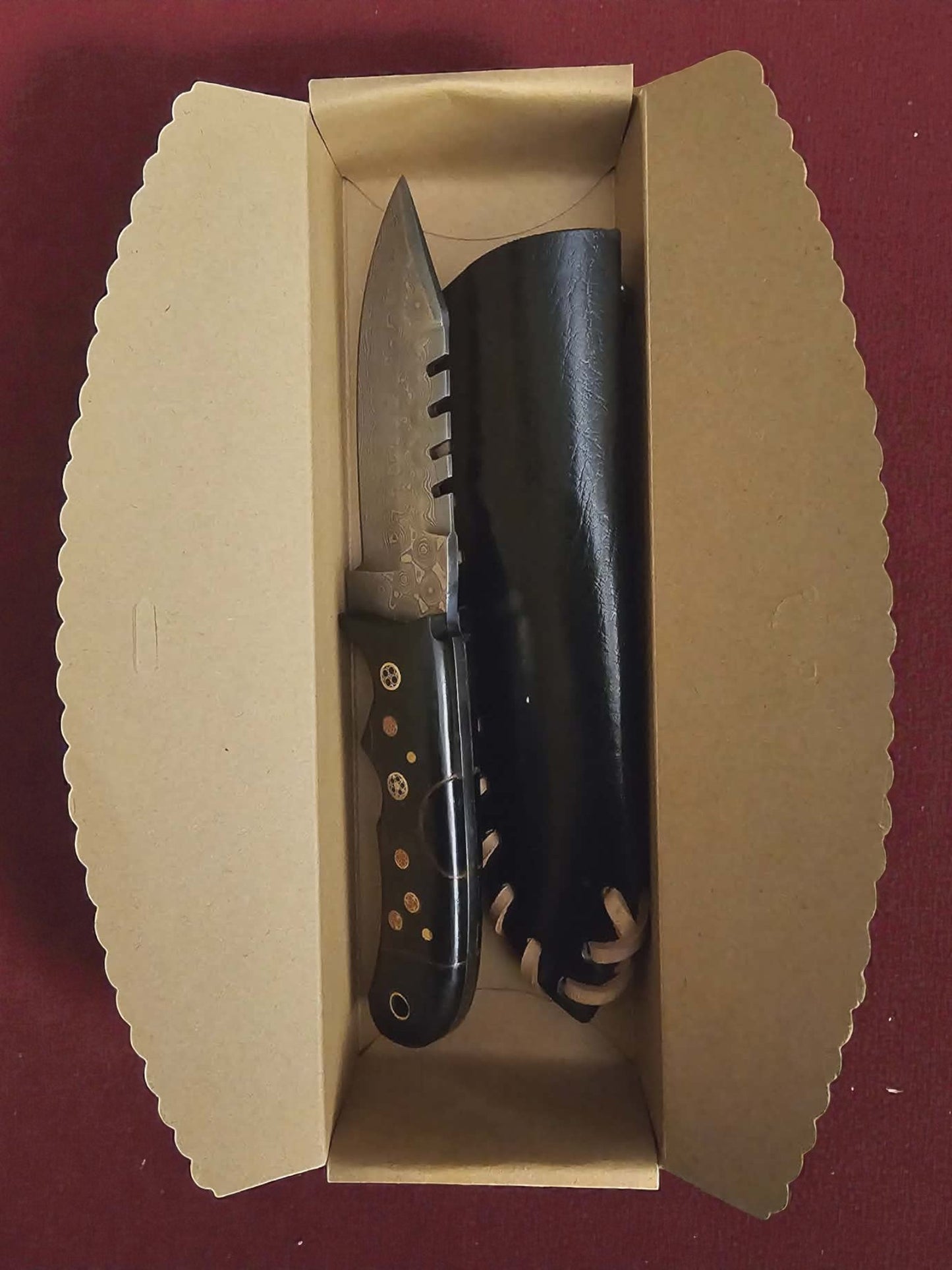 R012 - Χειροποίητο Hunting Knife από Δαμασκηνό ατσάλι & Κέρατο βούβαλου