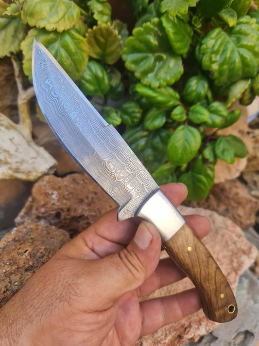 Handmade 24cm Hunting Knife with Raindrop Damascus Steel - Walnut wood & D2 Stainless Steel
