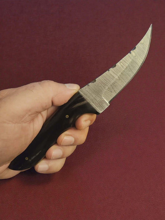 R009 - Χειροποίητο Custom Hunting-Skinner από Δαμασκηνό ατσάλι & Κέρατο βούβαλου