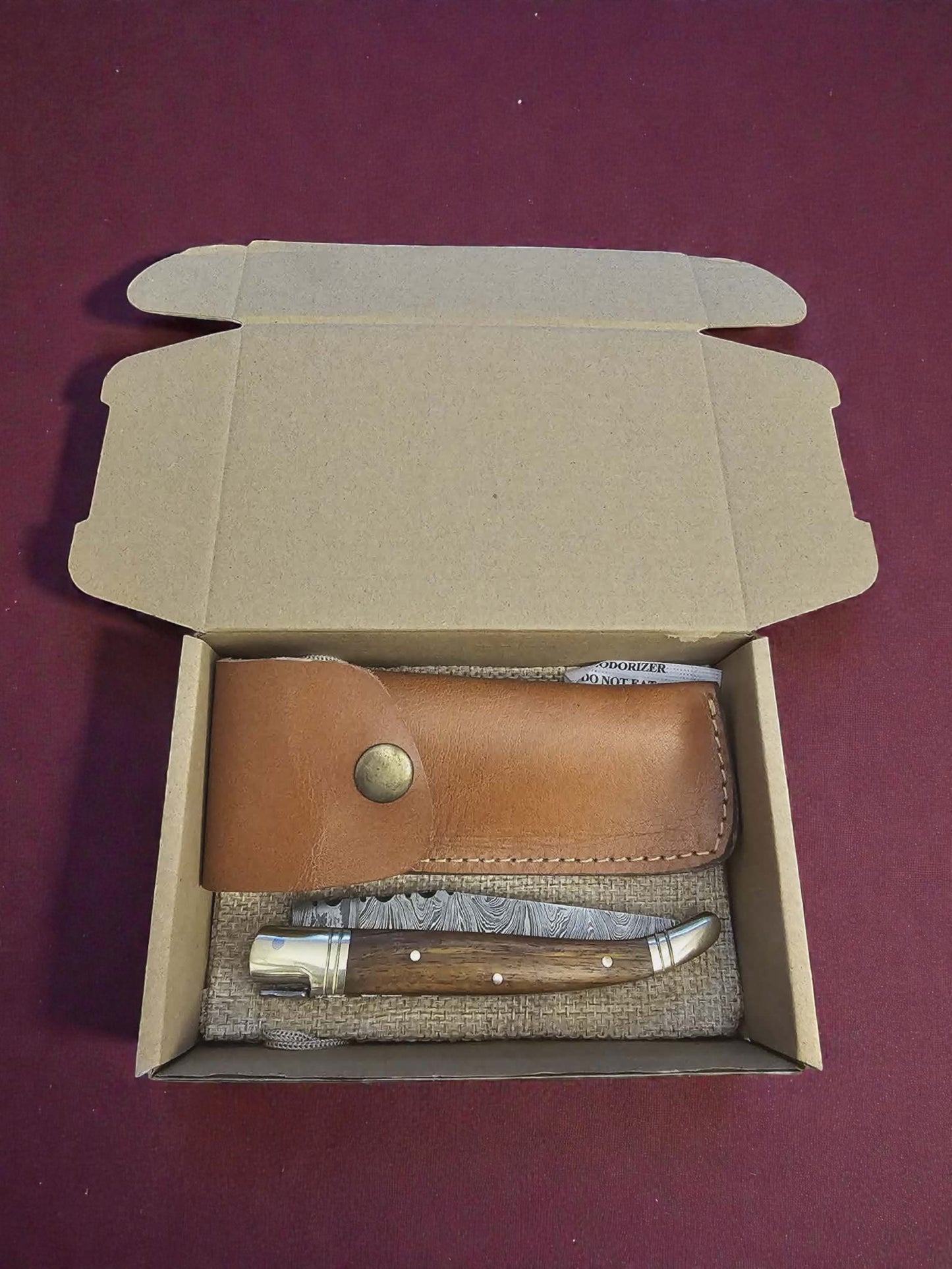 F007 - Χειροποίητο Laguiole Classique από Δαμασκηνό Ατσάλι & ξύλο καρυδιάς