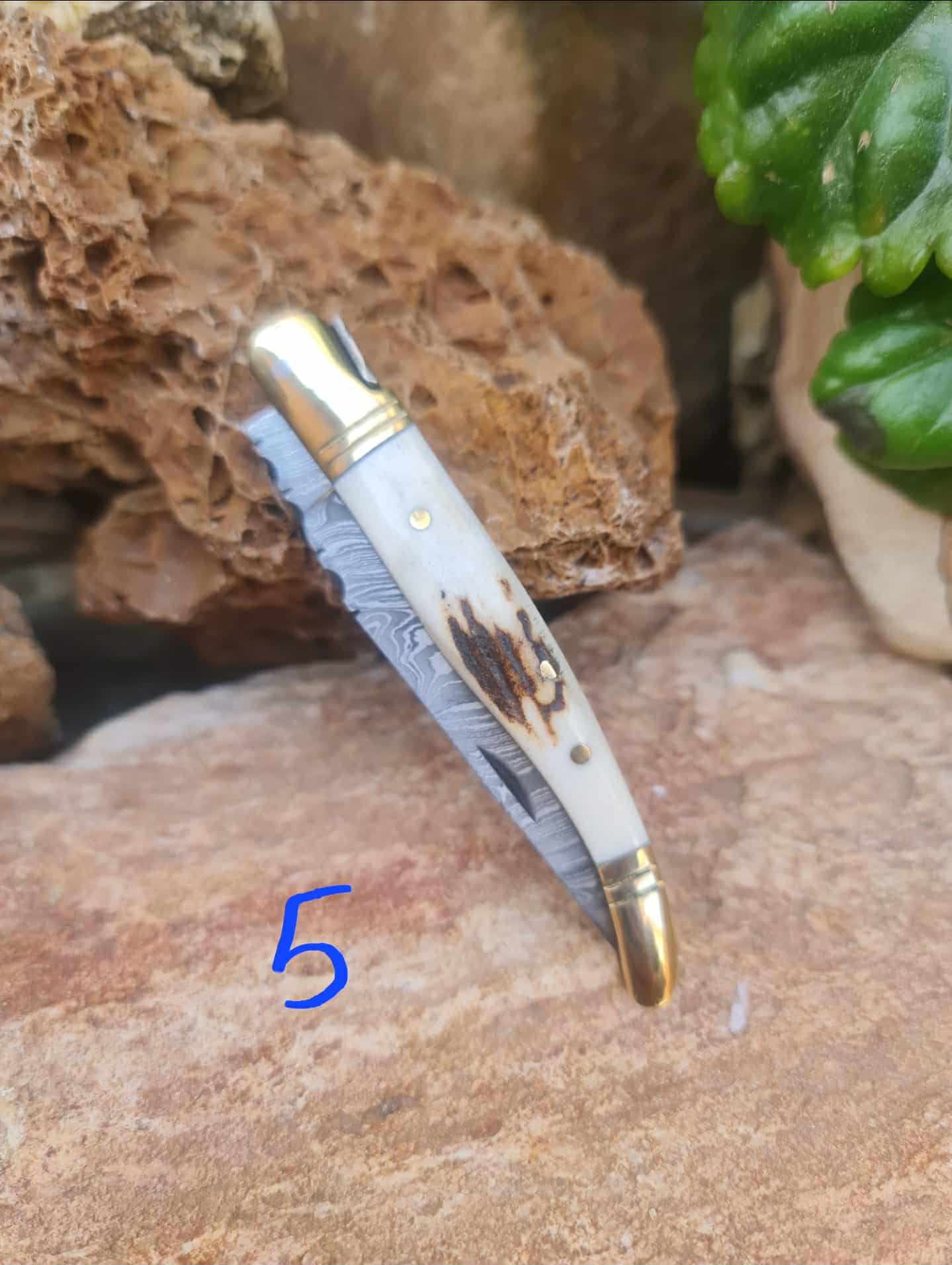 Handmade 19cm Laguiole Classique with Damascus Steel - Red Deer antler & Brass
