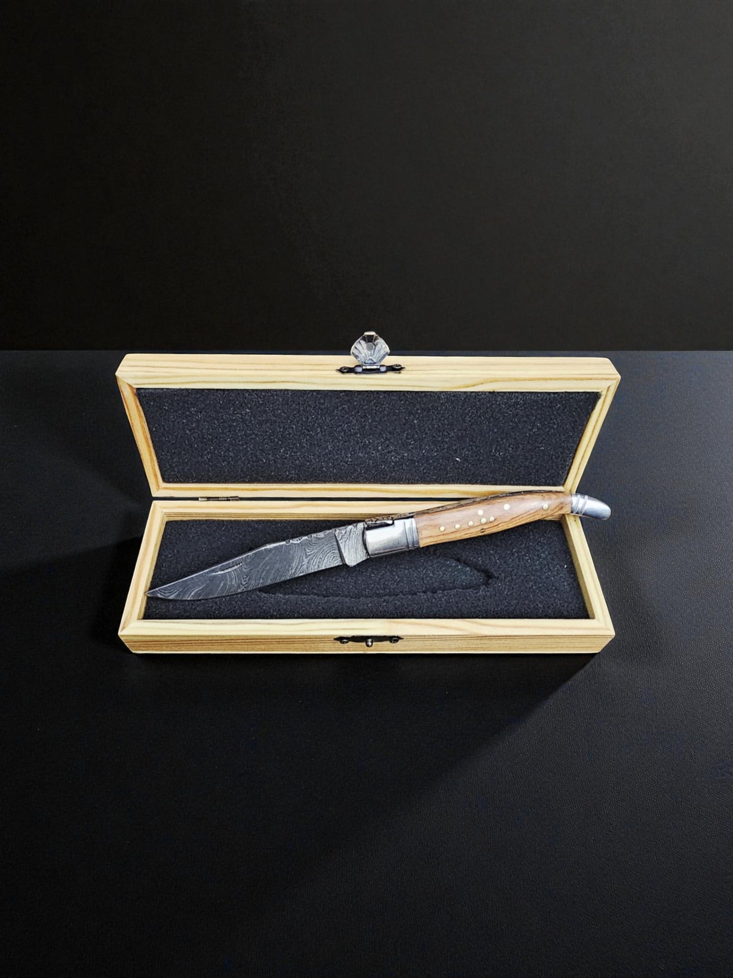 A142G – Handmade Laguiole Rustique + Wooden Gift Box