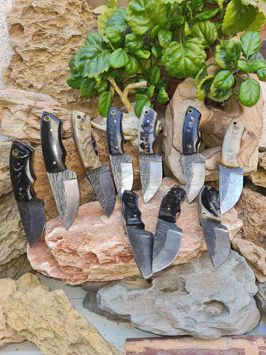 Handmade 15cm Mini Skinner Knife with Damascus Steel & Ram Horn