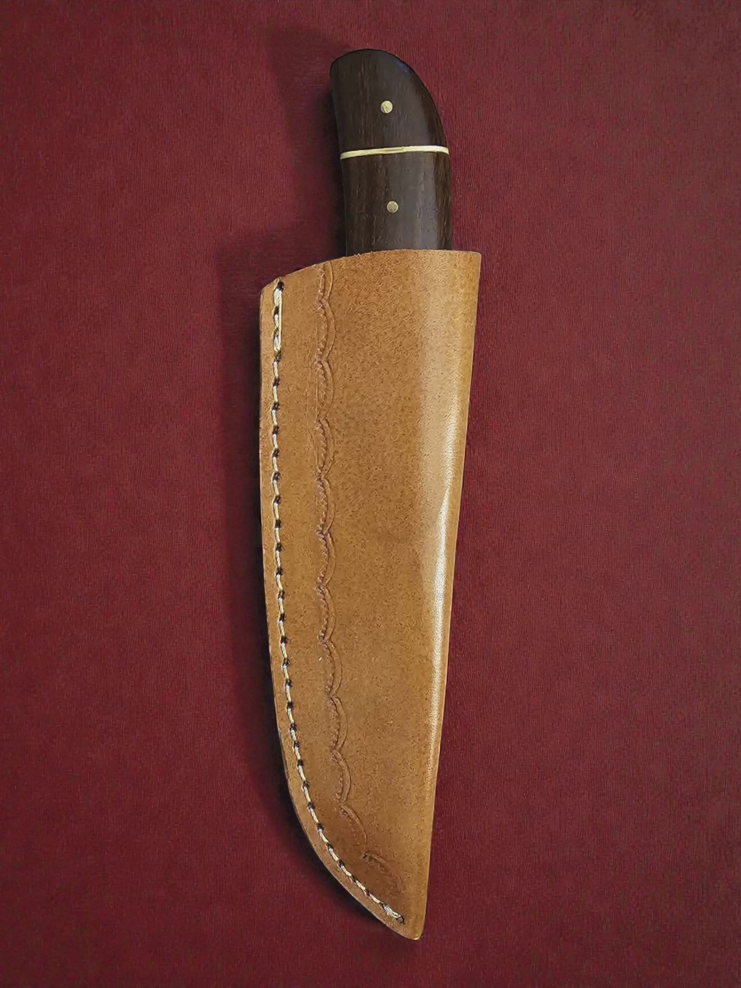 R013 - Χειροποίητο Gut hook από Δαμασκηνό ατσάλι & Ξύλο καρυδιάς