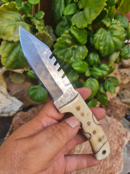 Handmade 20cm Hunting Knife with Raindrop Damascus Steel & Camel Bone