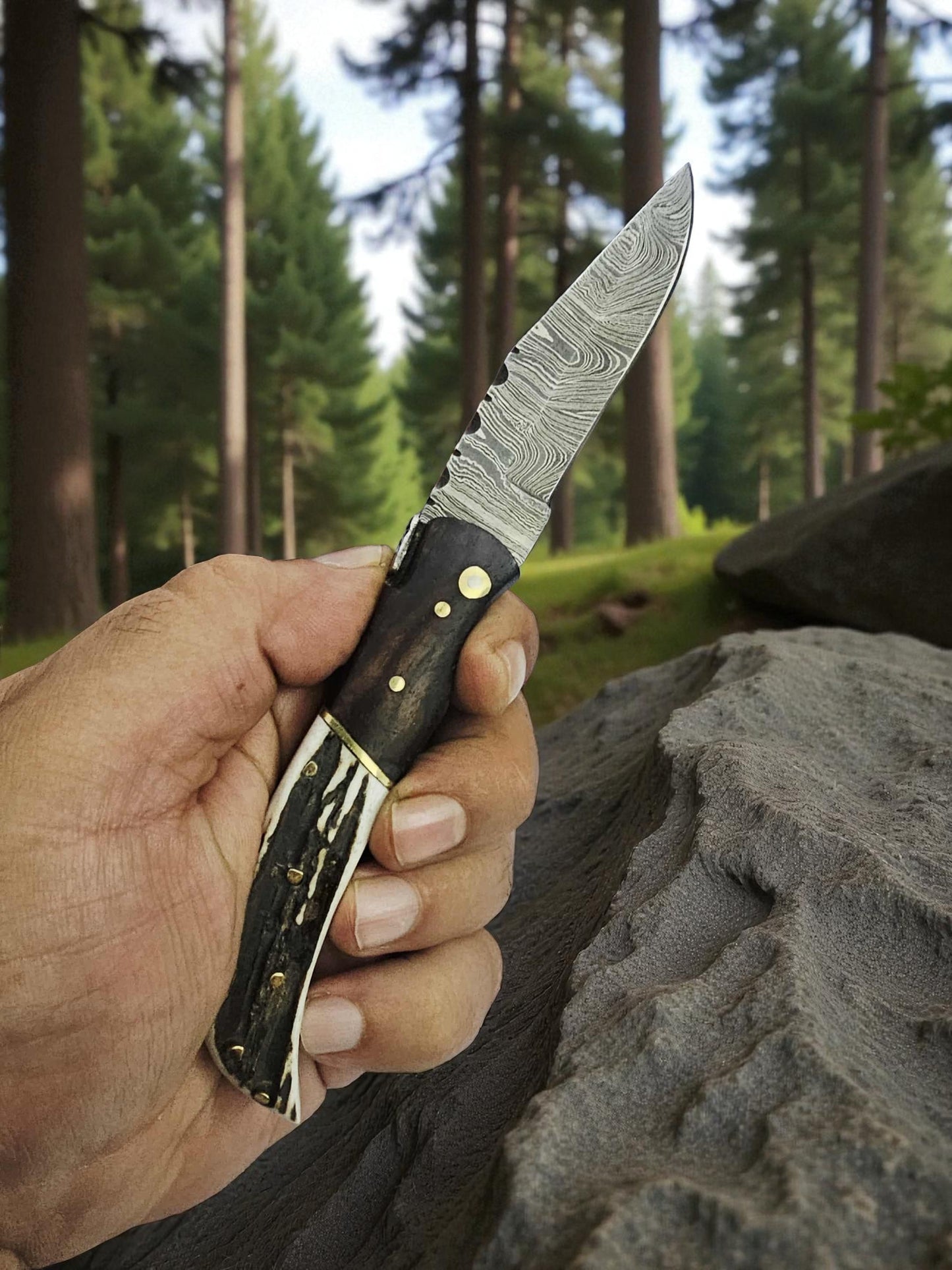 A128 Handmade Laguiole Élite - Damascus Steel - Rosewood & Red Deer Antler