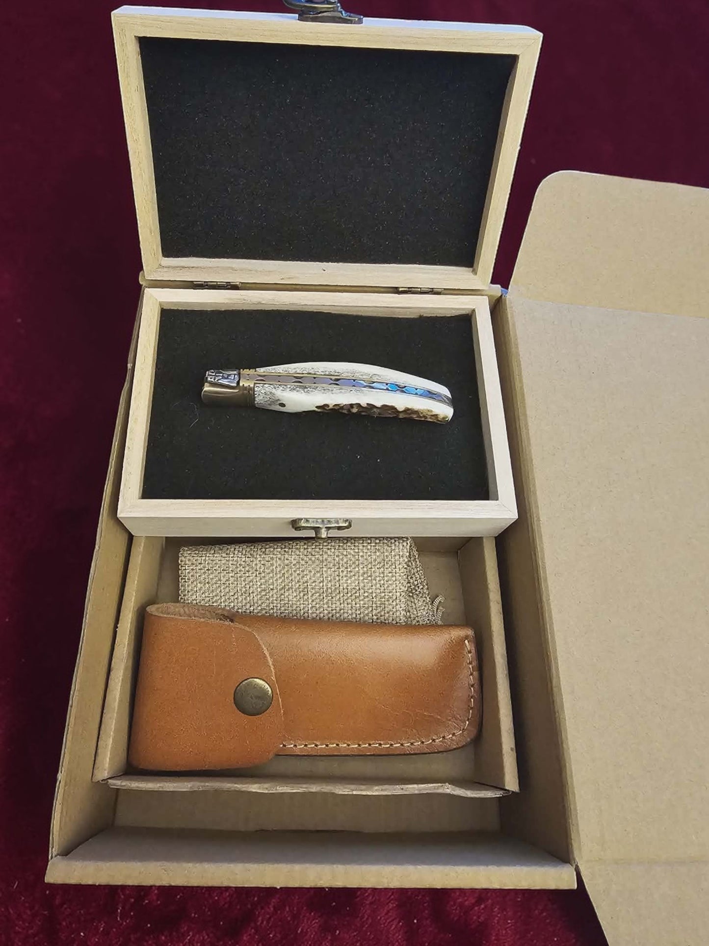 F086 - Laguiole La Guêpe - Stainless Damascus & Horn