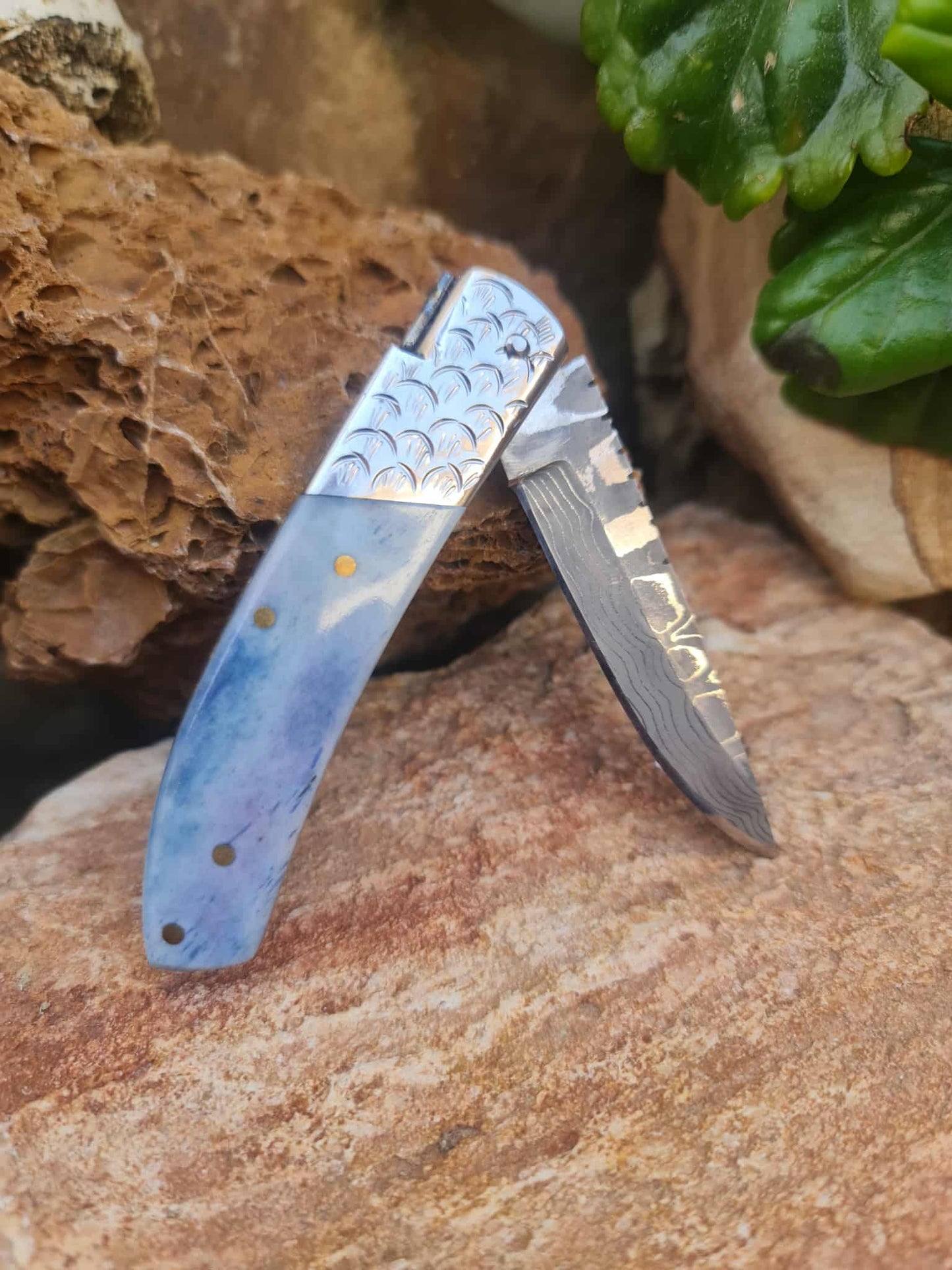 Handmade 16cm Laguiole de Poche with Stainless Damascus® - Stabilized Camel Bone & Hand Engraved AEB-L Steel