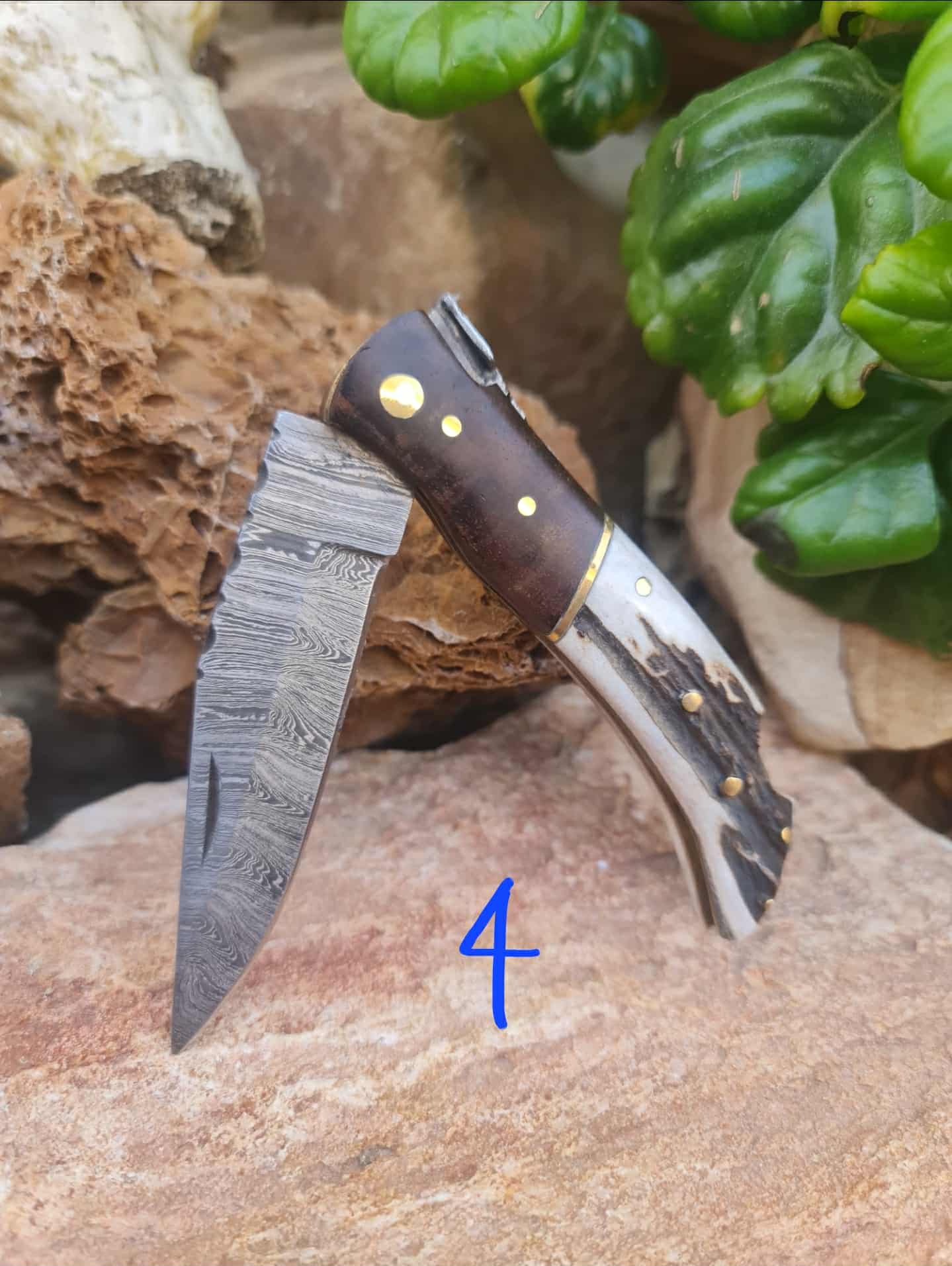 Handmade 19cm Laguiole Élite with Damascus Steel - Red Deer antler & Rosewood