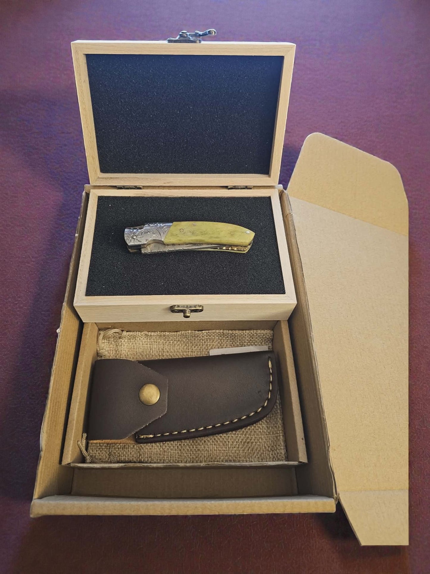 F061 - Χειροποίητο Laguiole de Poche από Δαμασκηνό ατσάλι νέας γενιάς (ανοξείδωτο) & Κόκκαλο καμήλας με σταθεροποίηση ρητίνης (πράσινο)