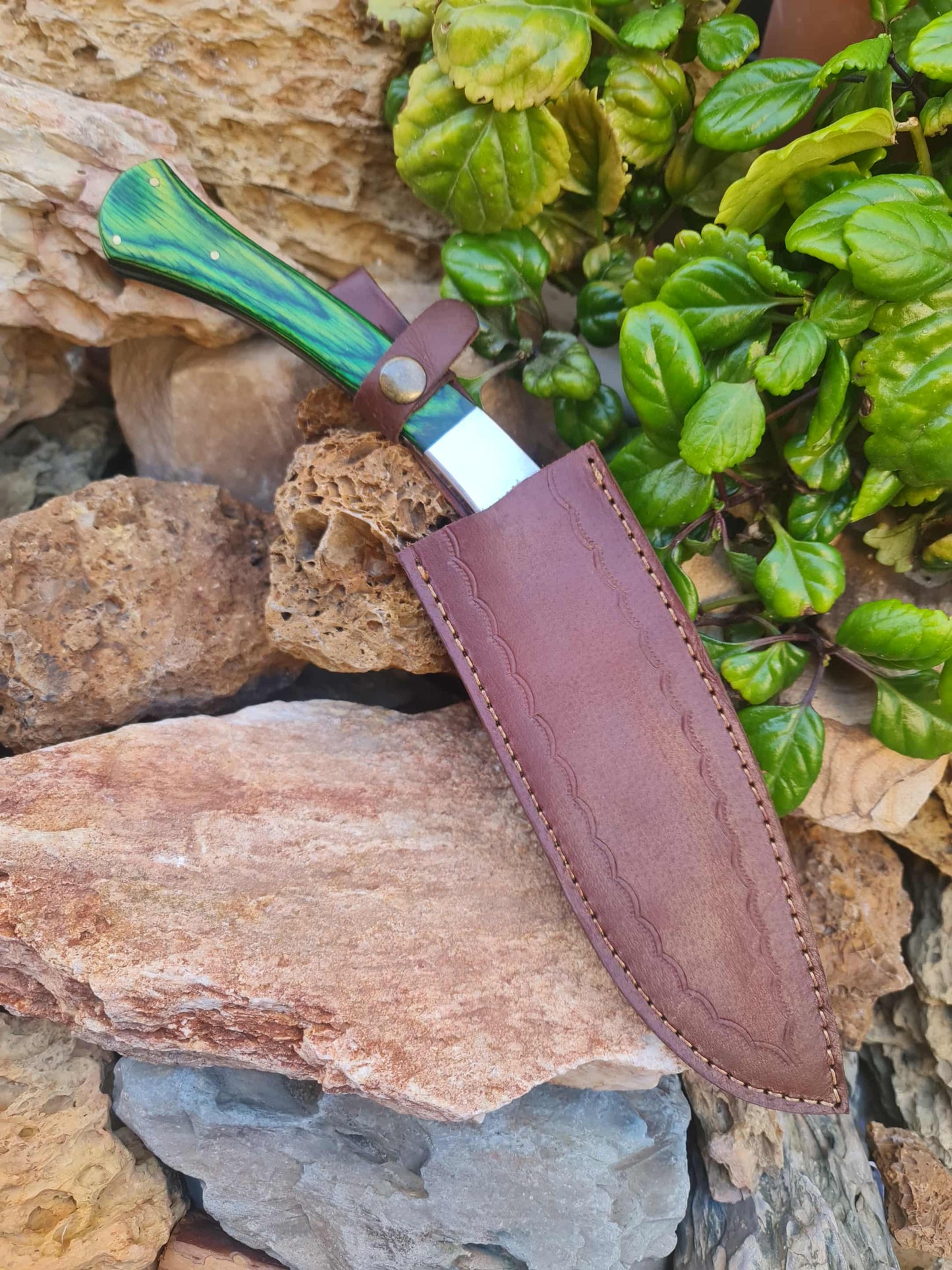 K103 Handmade Curved Knife - Carbon & Resin wood