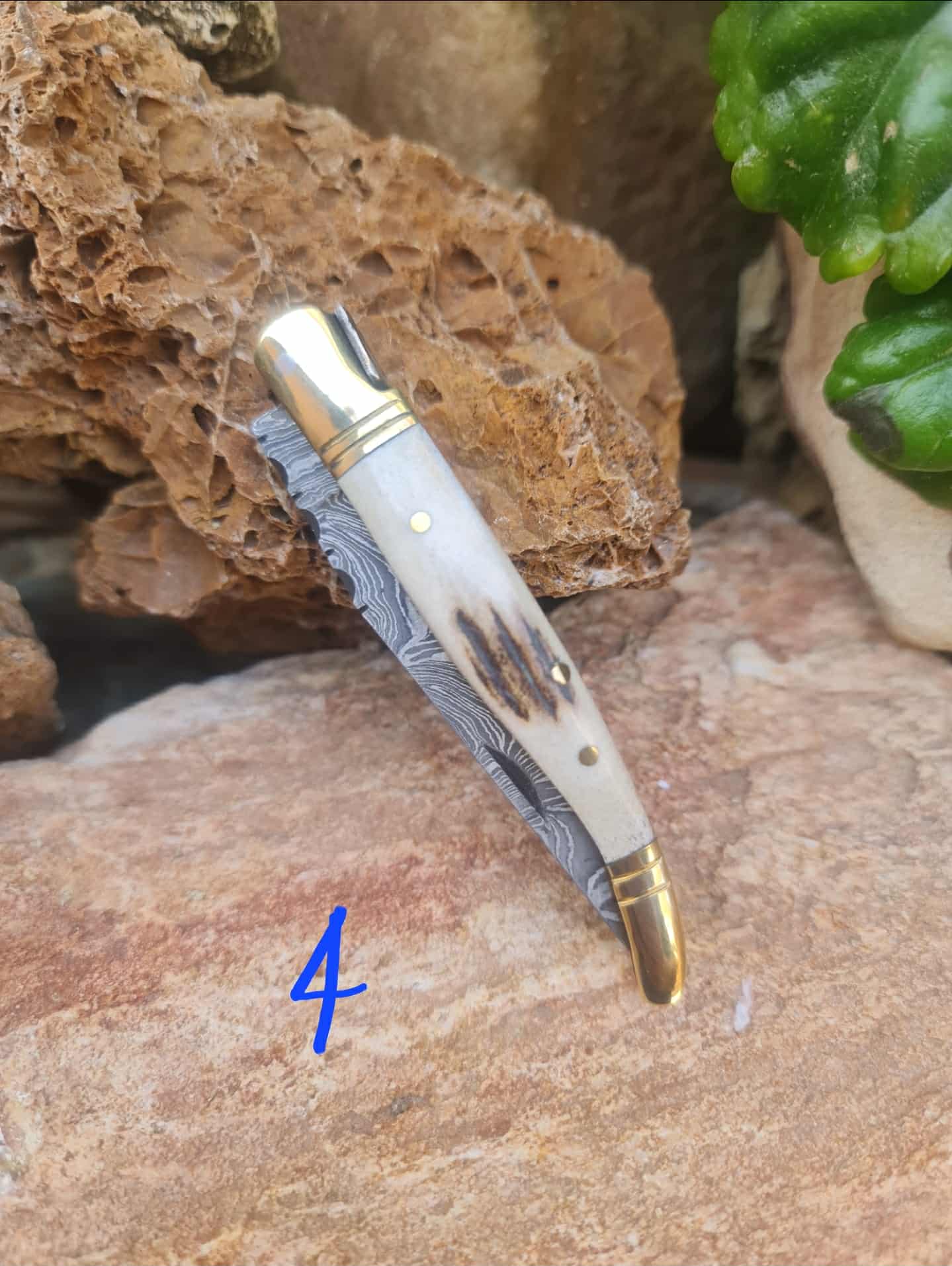 Handmade 19cm Laguiole Classique with Damascus Steel - Red Deer antler & Brass