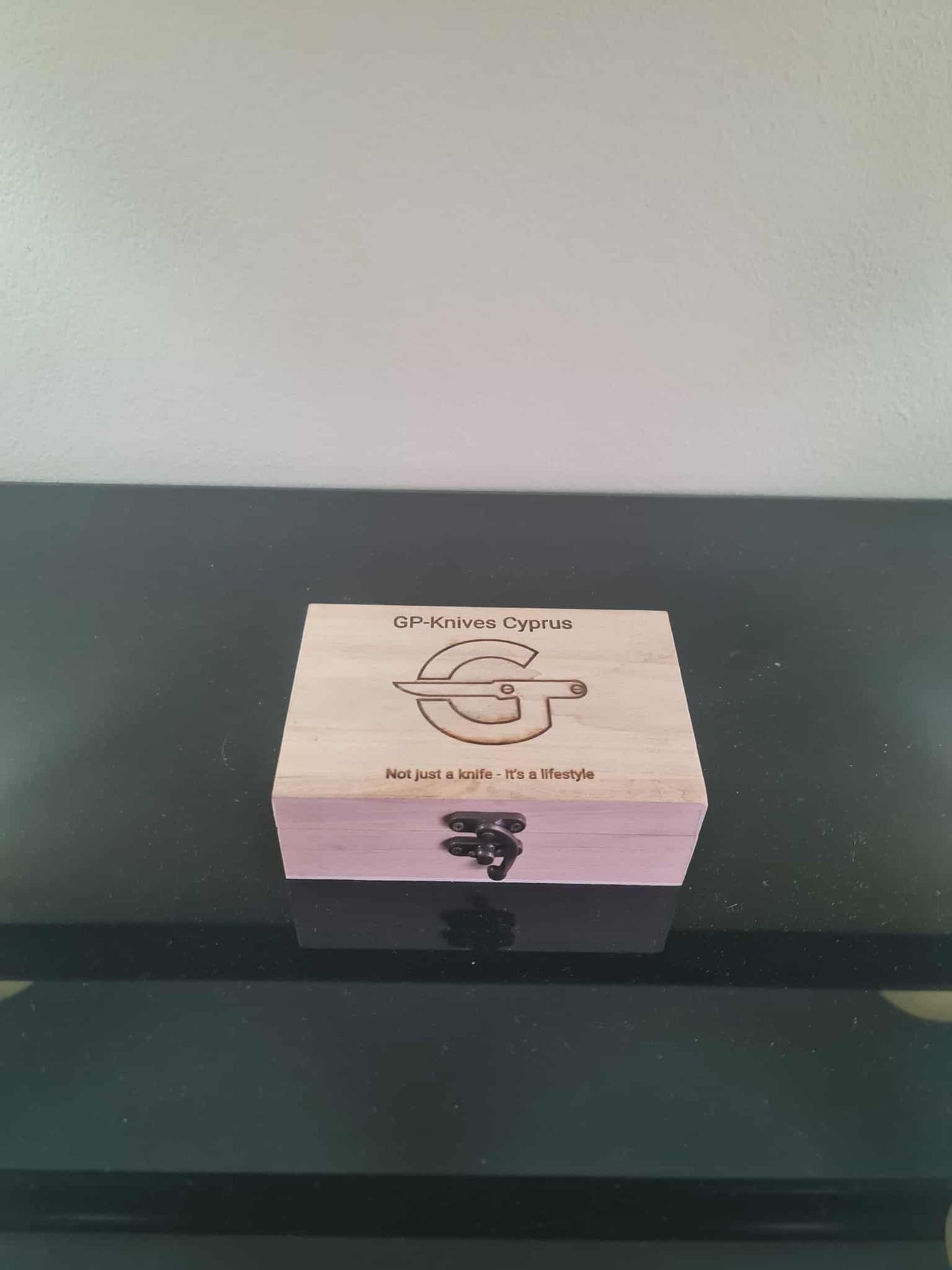 Wooden Gift Box with EVA Foam for Folding Knives