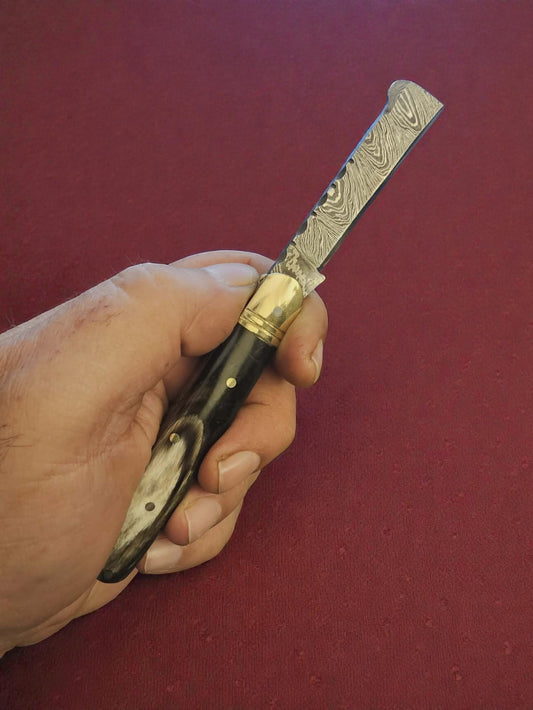 F004 - Χειροποίητο Sheepsfoot από Δαμασκηνό Ατσάλι & κέρατο βουβαλιού με φυσικές αντιθέσεις