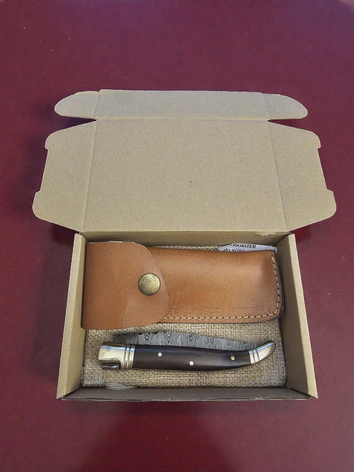 F008 - Χειροποίητο Laguiole Classique από Δαμασκηνό Ατσάλι & ξύλο τριανταφυλλιάς