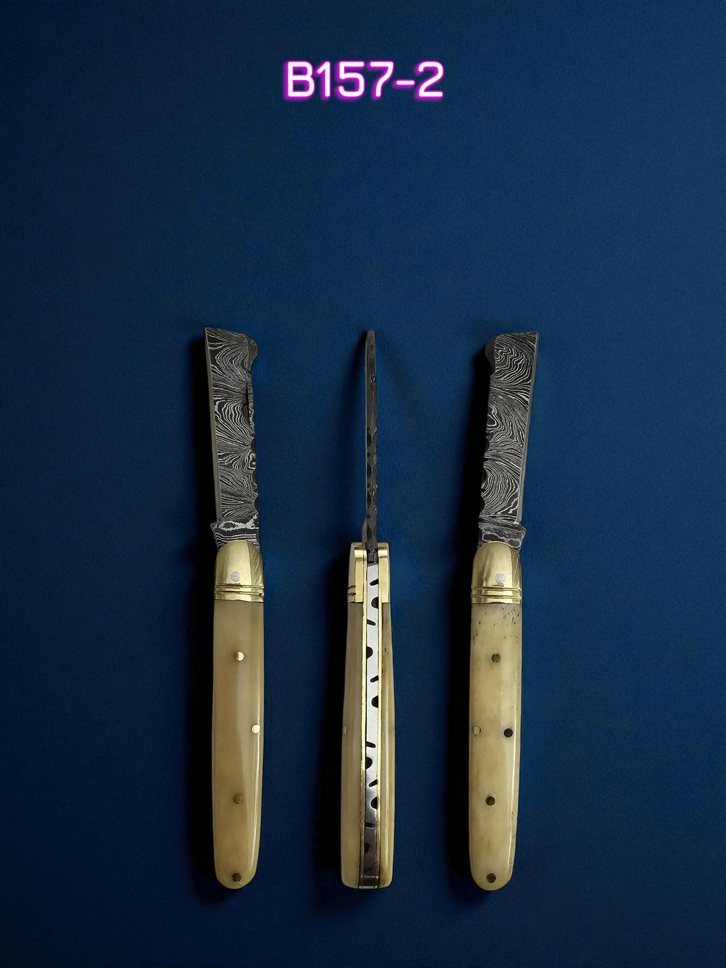 B157 Handmade Sheepsfoot - Damascus Steel & Camel Bone