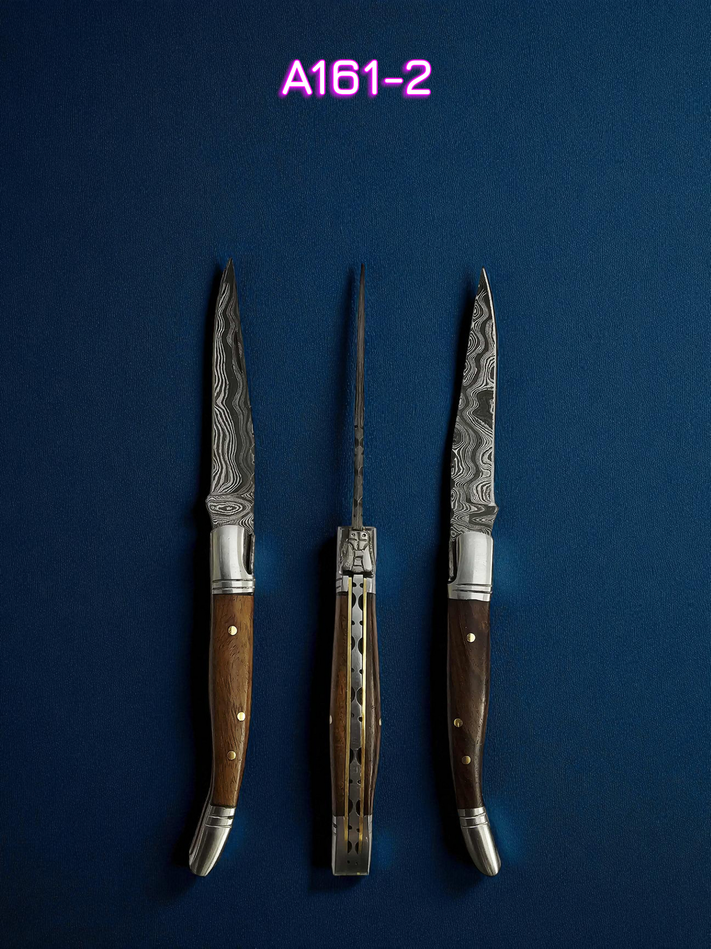 A161 Handmade Laguiole Petit - Damascus Steel & Walnut Wood