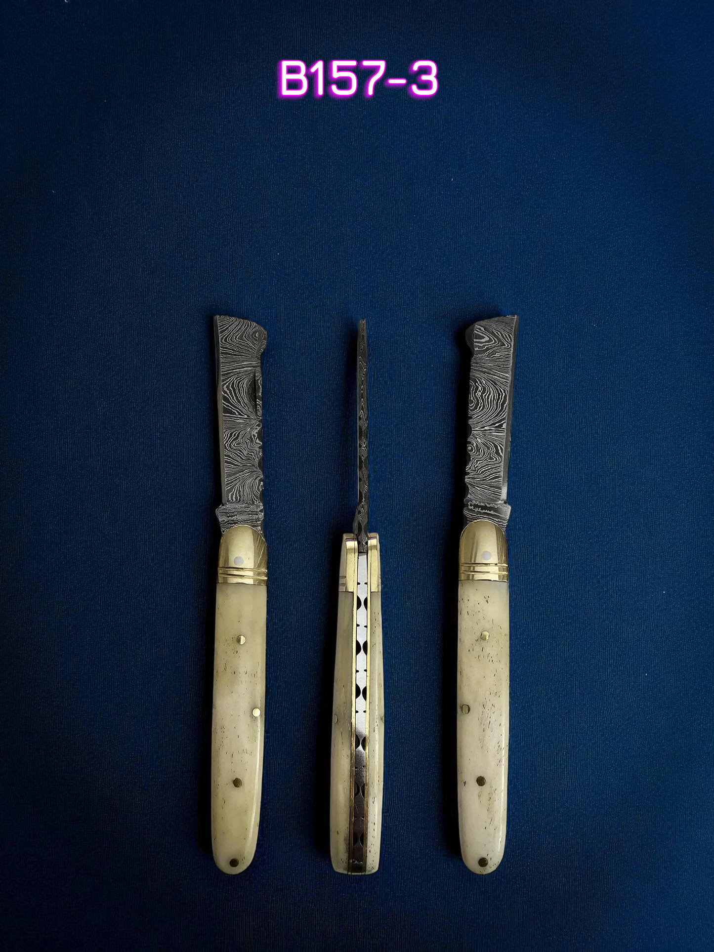 B157 Handmade Sheepsfoot - Damascus Steel & Camel Bone