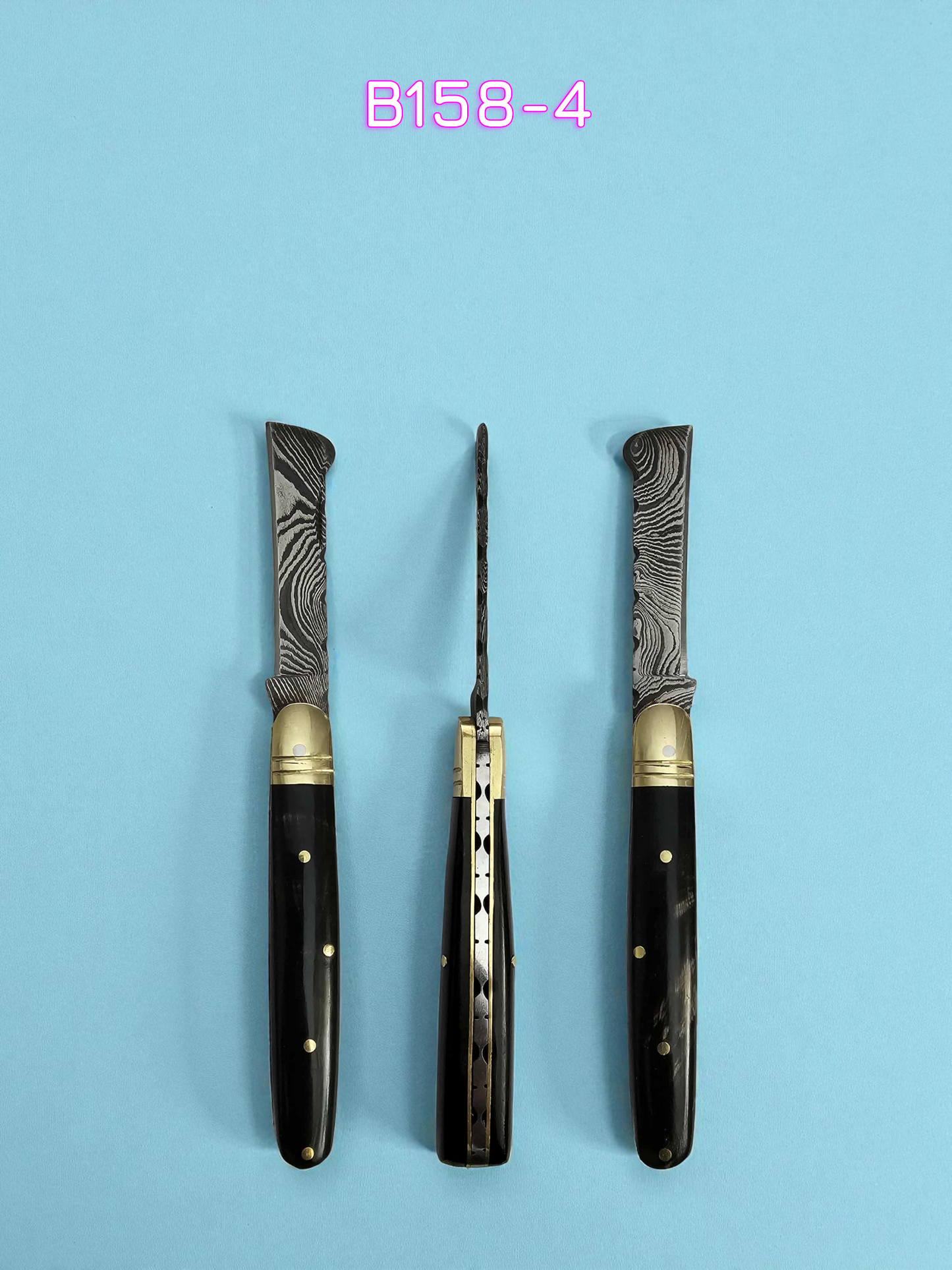 B158 Handmade Sheepsfoot - Damascus Steel & Buffalo Horn