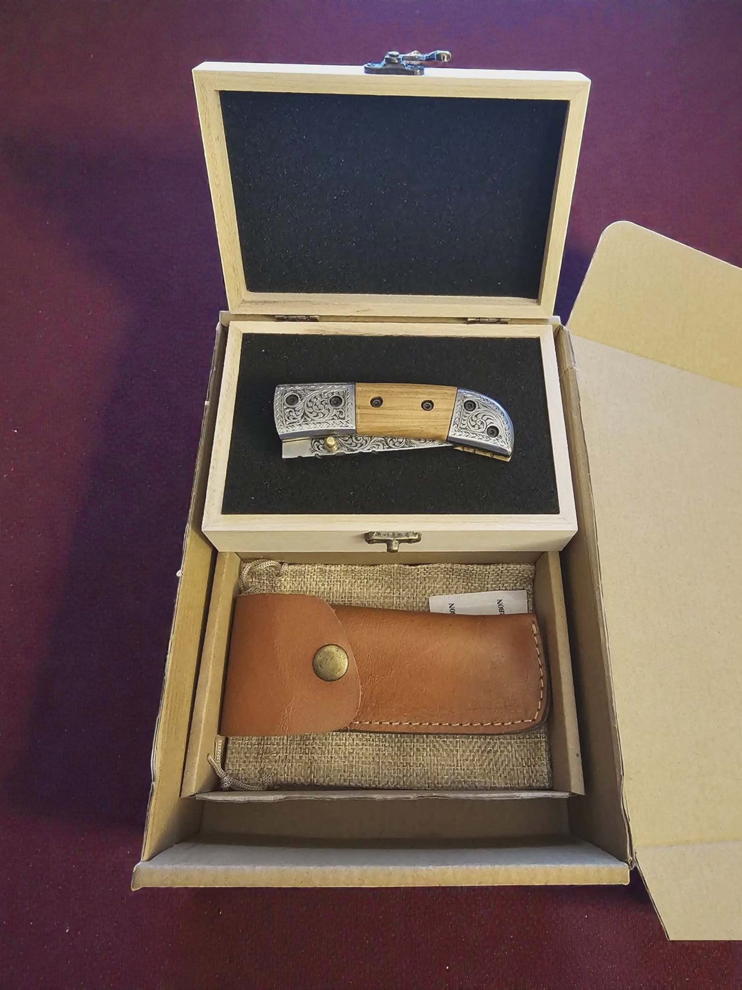 F068 - Χειροποίητο Exclusive EDC από Χειροποίητα χαραγμένο ανοξείδωτο ατσάλι & Ξύλο ελιάς