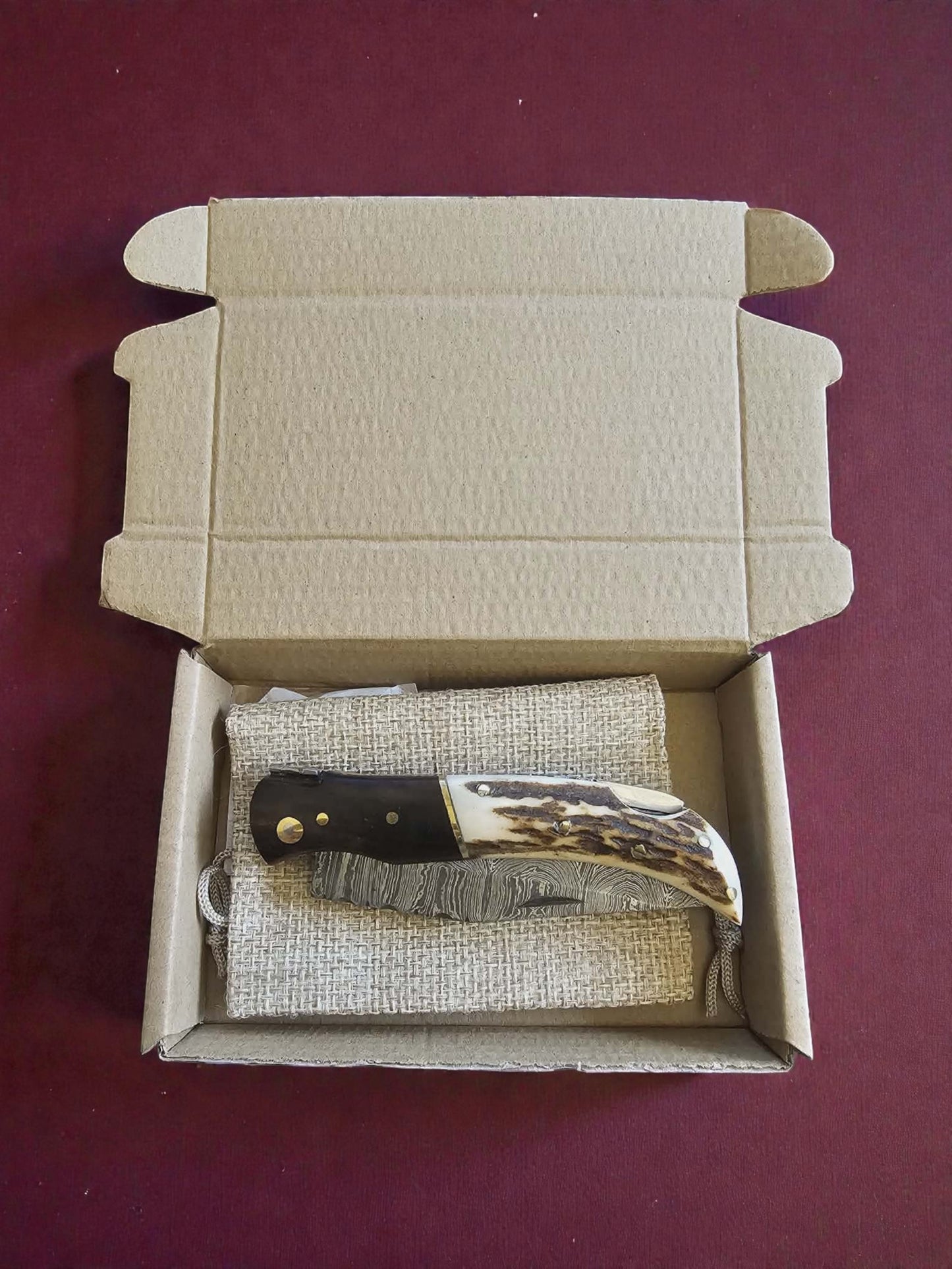 F042 - Χειροποίητο Laguiole Élite από Δαμασκηνό ατσάλι - Ξύλο τριανταφυλλιάς (Rosewood) & κέρατο κόκκινου ελαφιού