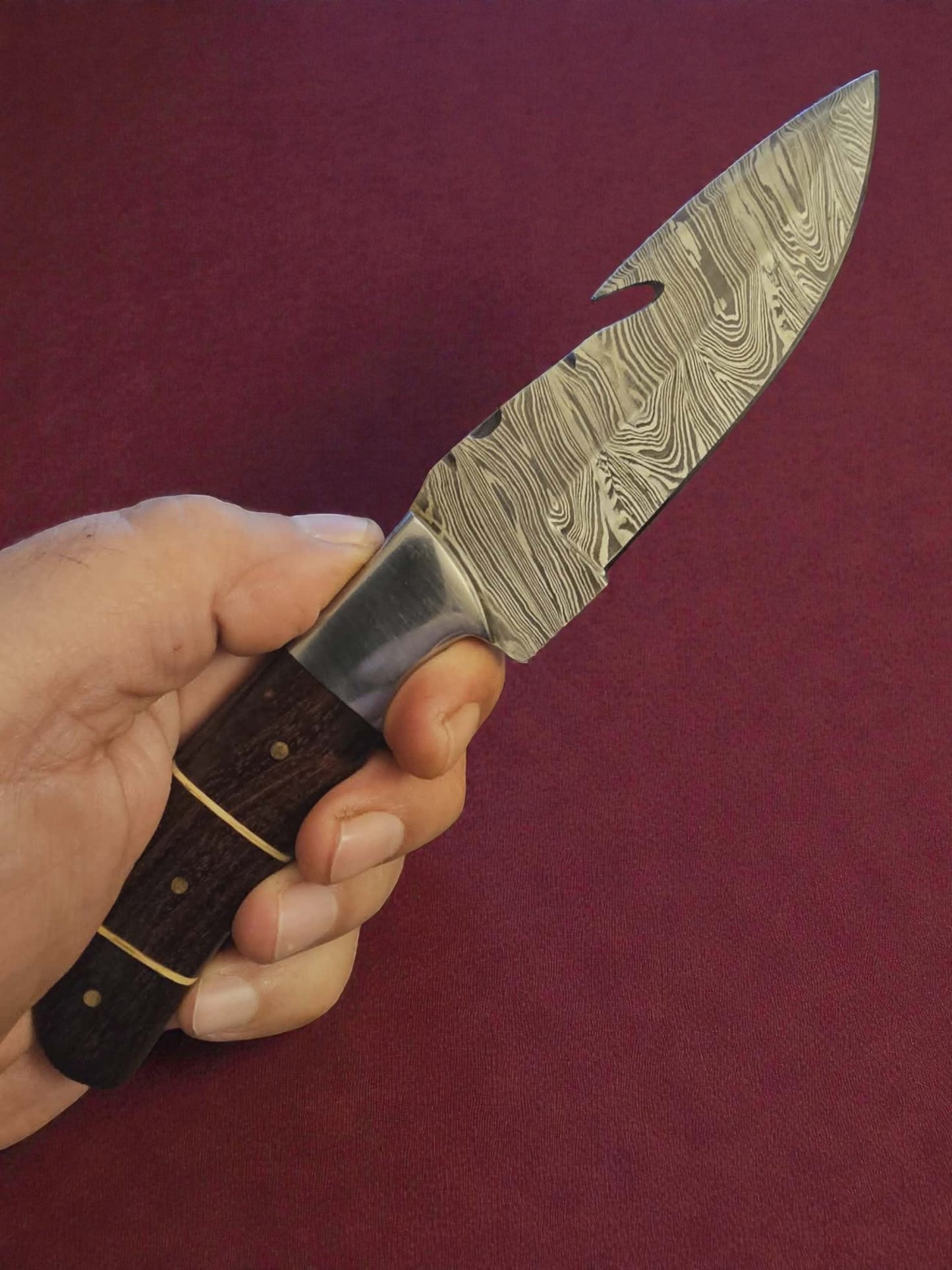 R013 - Χειροποίητο Gut hook από Δαμασκηνό ατσάλι & Ξύλο καρυδιάς