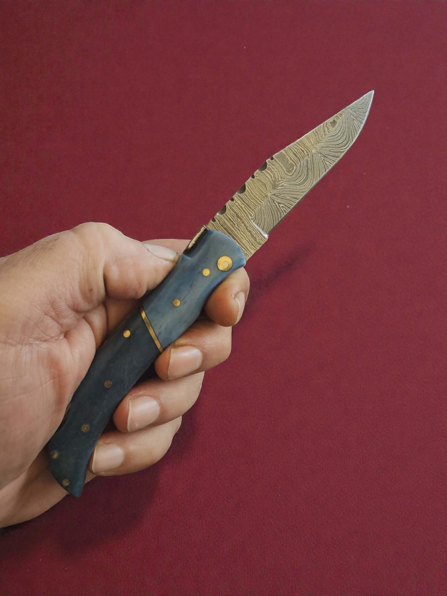 F040 - Χειροποίητο Laguiole Élite από Δαμασκηνό ατσάλι & Κόκκαλο καμήλας σταθεροποιημένο σε ρητίνη