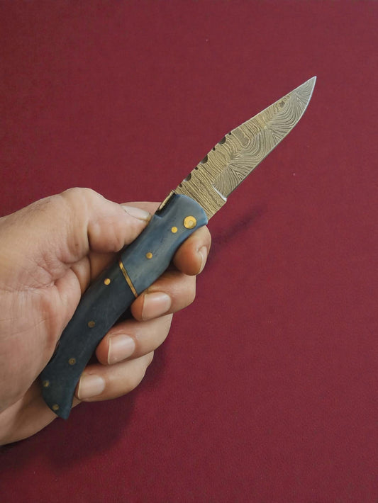 F040 - Χειροποίητο Laguiole Élite από Δαμασκηνό ατσάλι & Κόκκαλο καμήλας σταθεροποιημένο σε ρητίνη