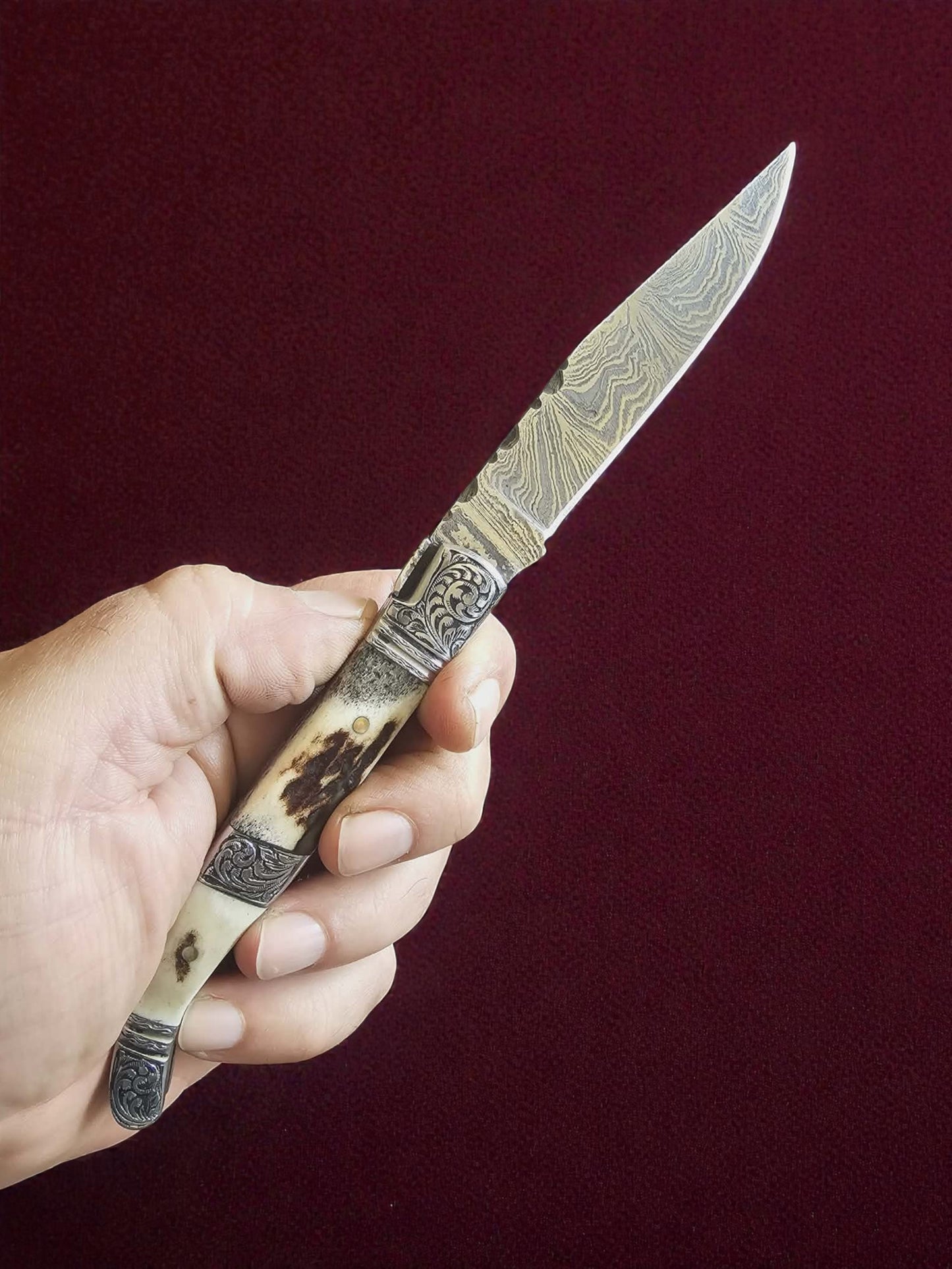 F037 - Χειροποίητο Laguiole Art Edition από Δαμασκηνό ατσάλι & Κέρατο κόκκινου ελαφιού