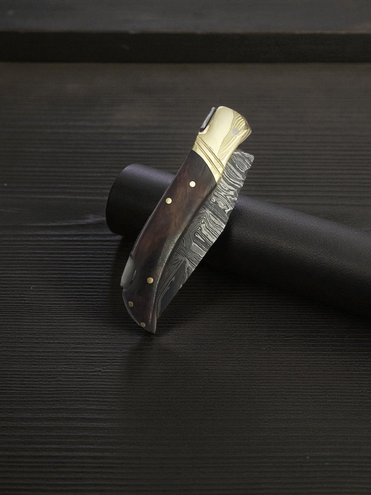 A169 Handmade Pocket Laguiole – Damascus Steel & Walnut Wood