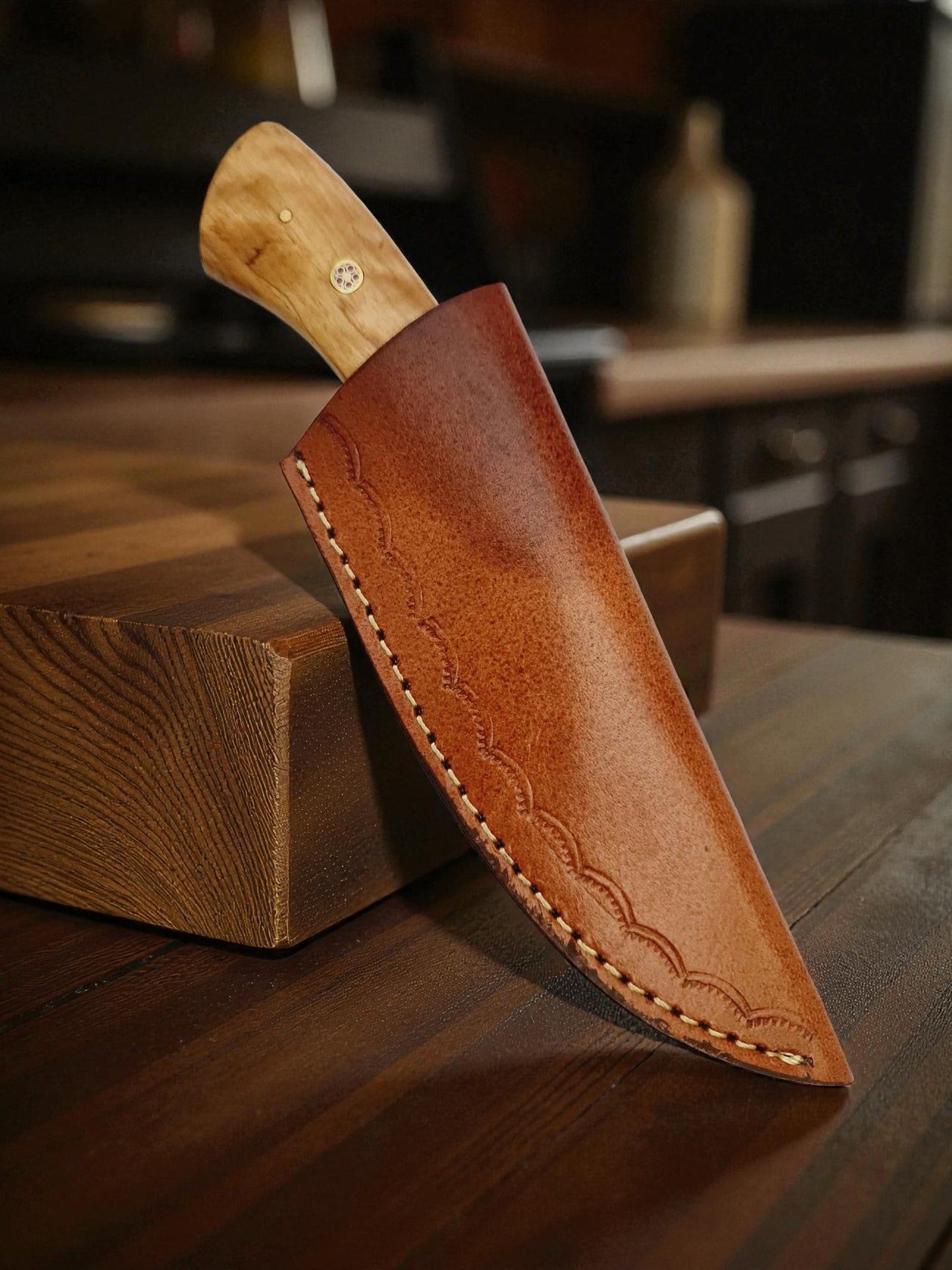 H102 Handmade Skinner Knife - Damascus Steel & Olive woo