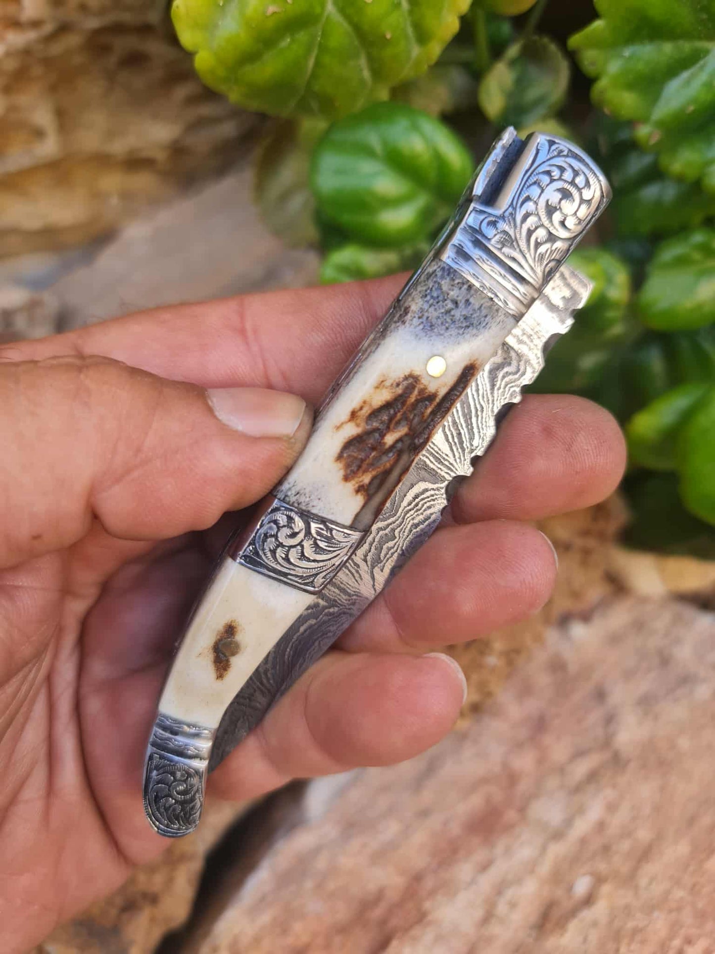 Handmade 22cm Laguiole Rustique with Damascus Steel - Red Deer antler & 420 Stainless Steel with Master Hand-Engraved