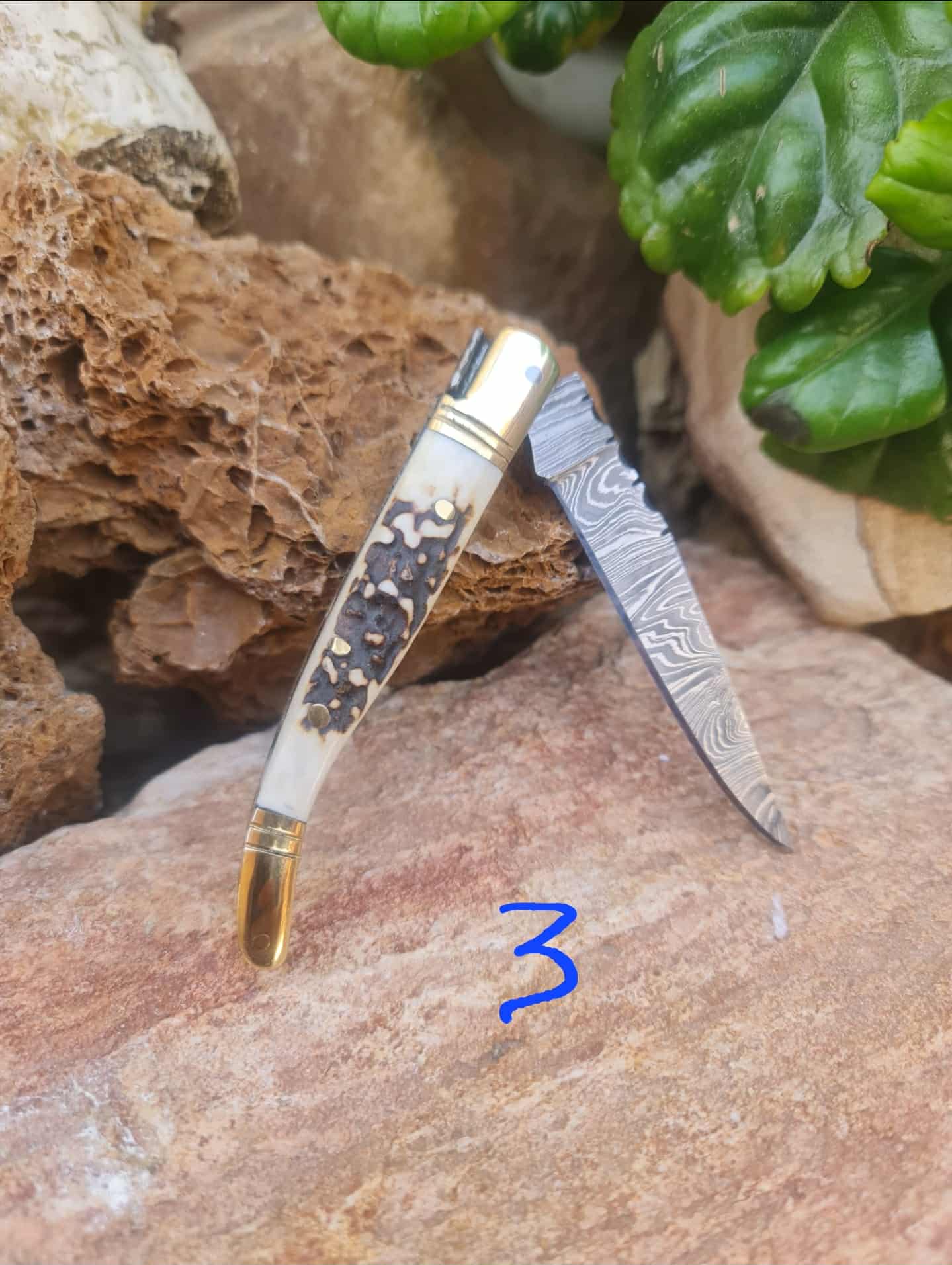 Handmade 19cm Laguiole Classique with Damascus Steel - Red Deer antler & Brass